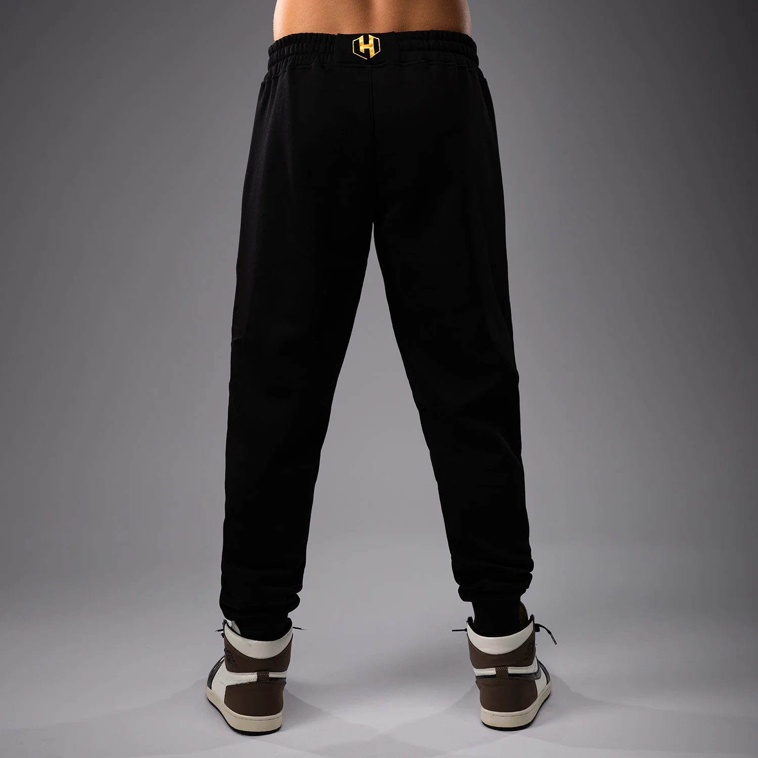 FK x Venum Hexagone MMA jogging - Black/Gold - Image 4
