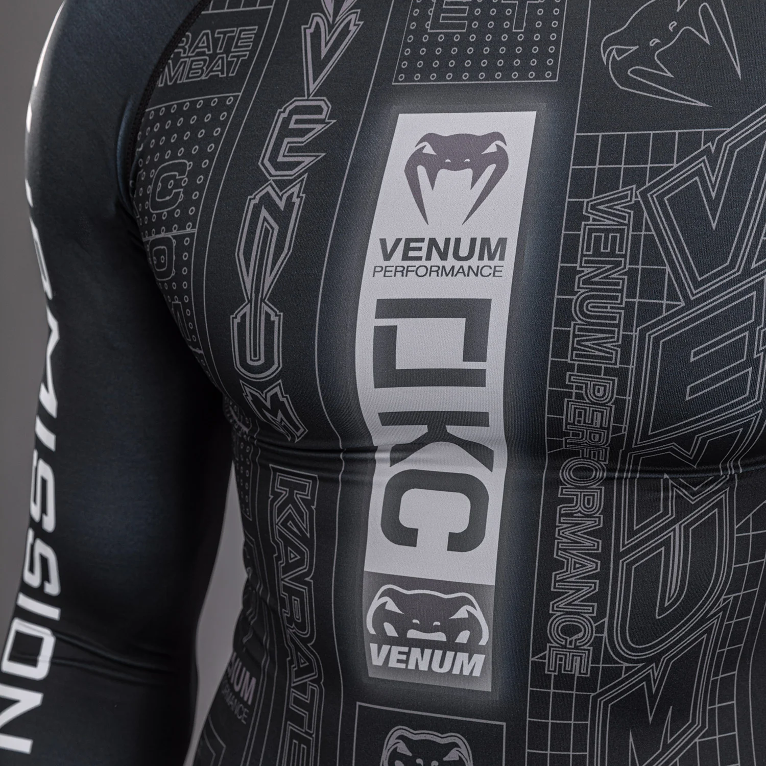 Karate Combat by Venum Long Sleeve Rashguard - Black/Grey - Image 5