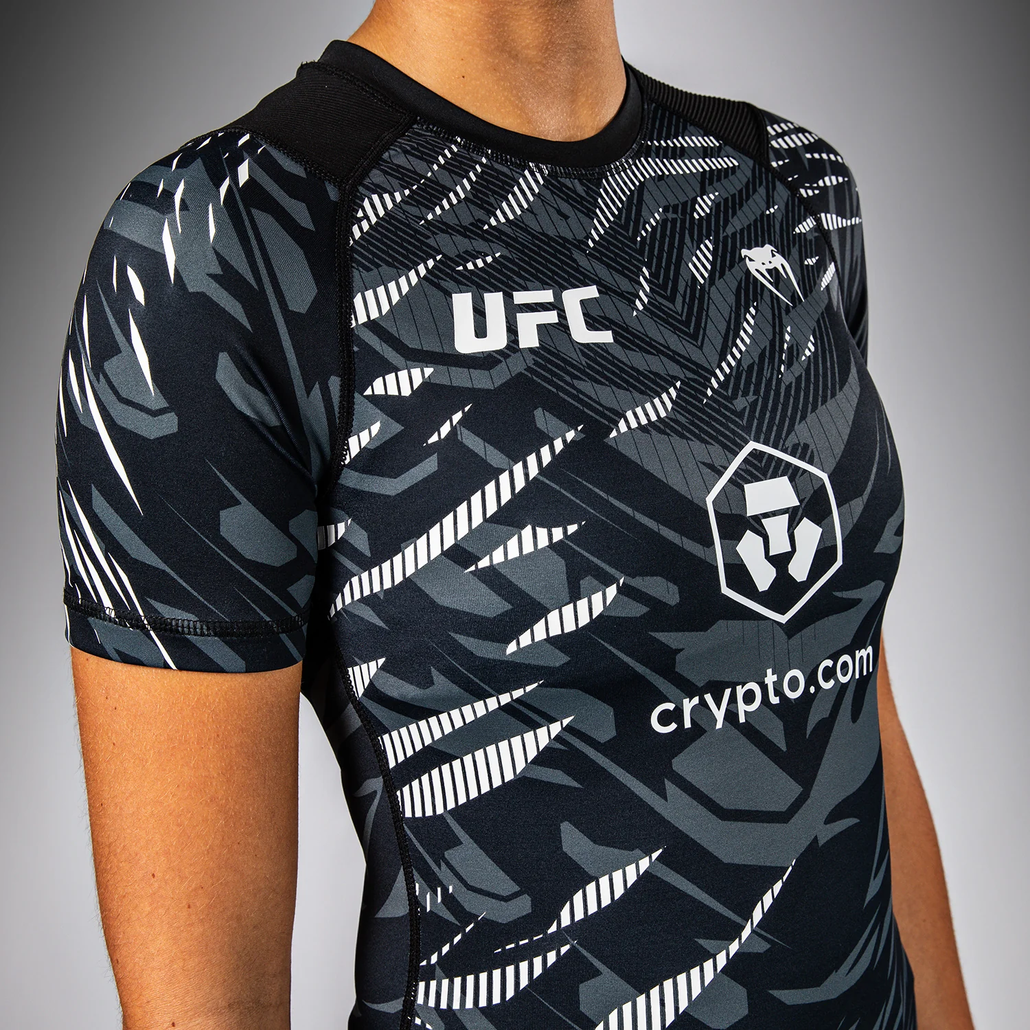 UFC Fusion by Venum Authentic Fight Night Women’s Performance Short Sleeve Rashguard - Black - Image 6