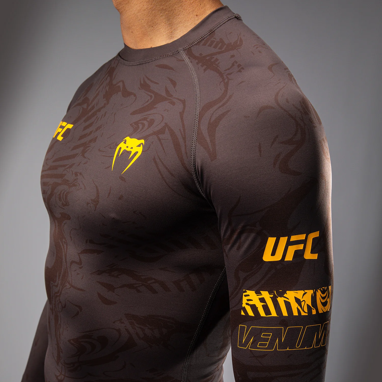 UFC Fusion by Venum Fight Week Men’s Performance Long Sleeve Rashguard - Earthen Brown - Image 7