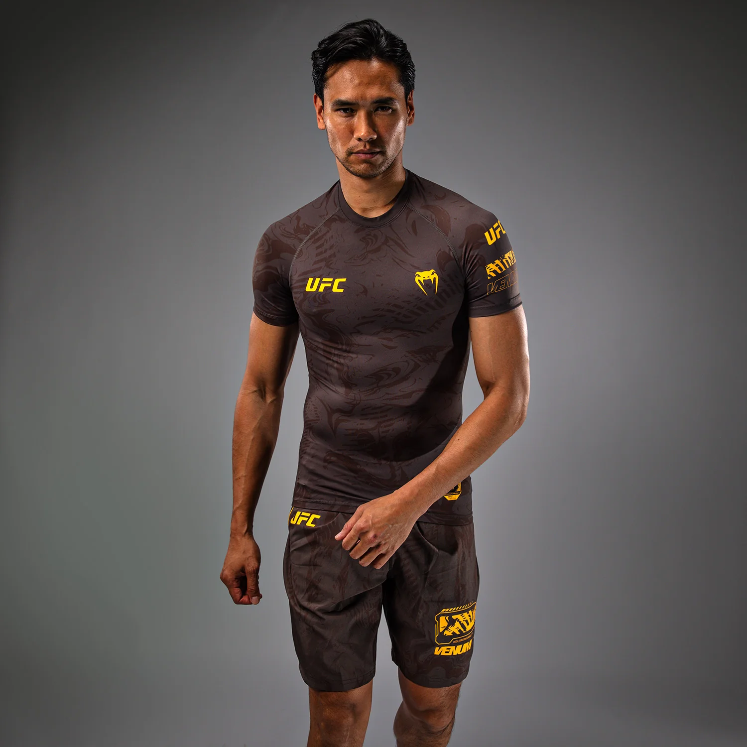 UFC Fusion by Venum Fight Week Men’s Performance Short Sleeve Rashguard - Earthen Brown - Image 5