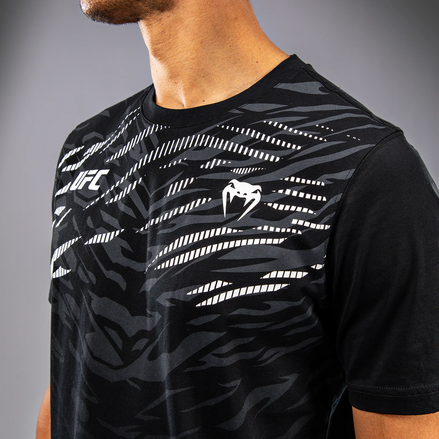 UFC Fusion by Venum Men’s Replica Short Sleeve T-Shirt - Black - Image 5