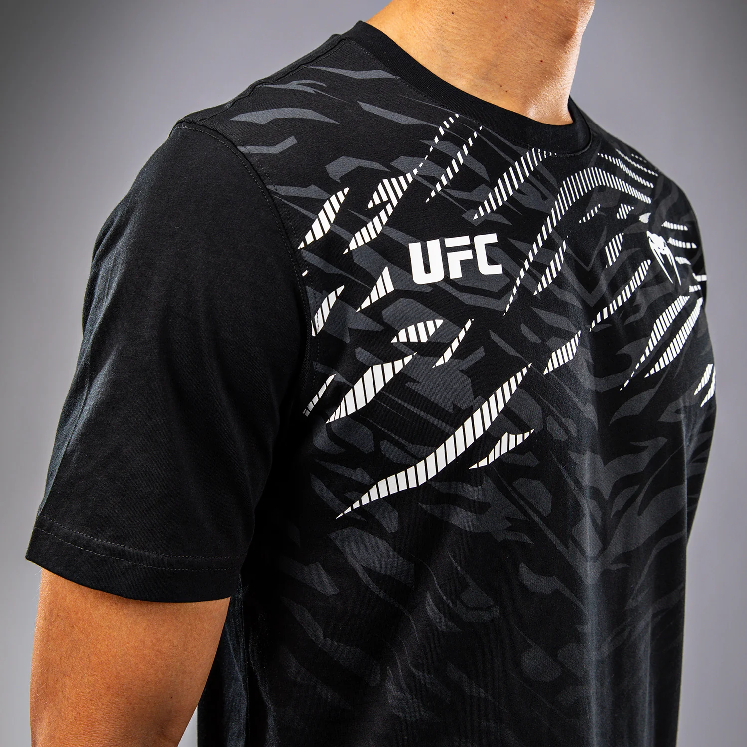 UFC Fusion by Venum Men’s Replica Short Sleeve T-Shirt - Black - Image 6
