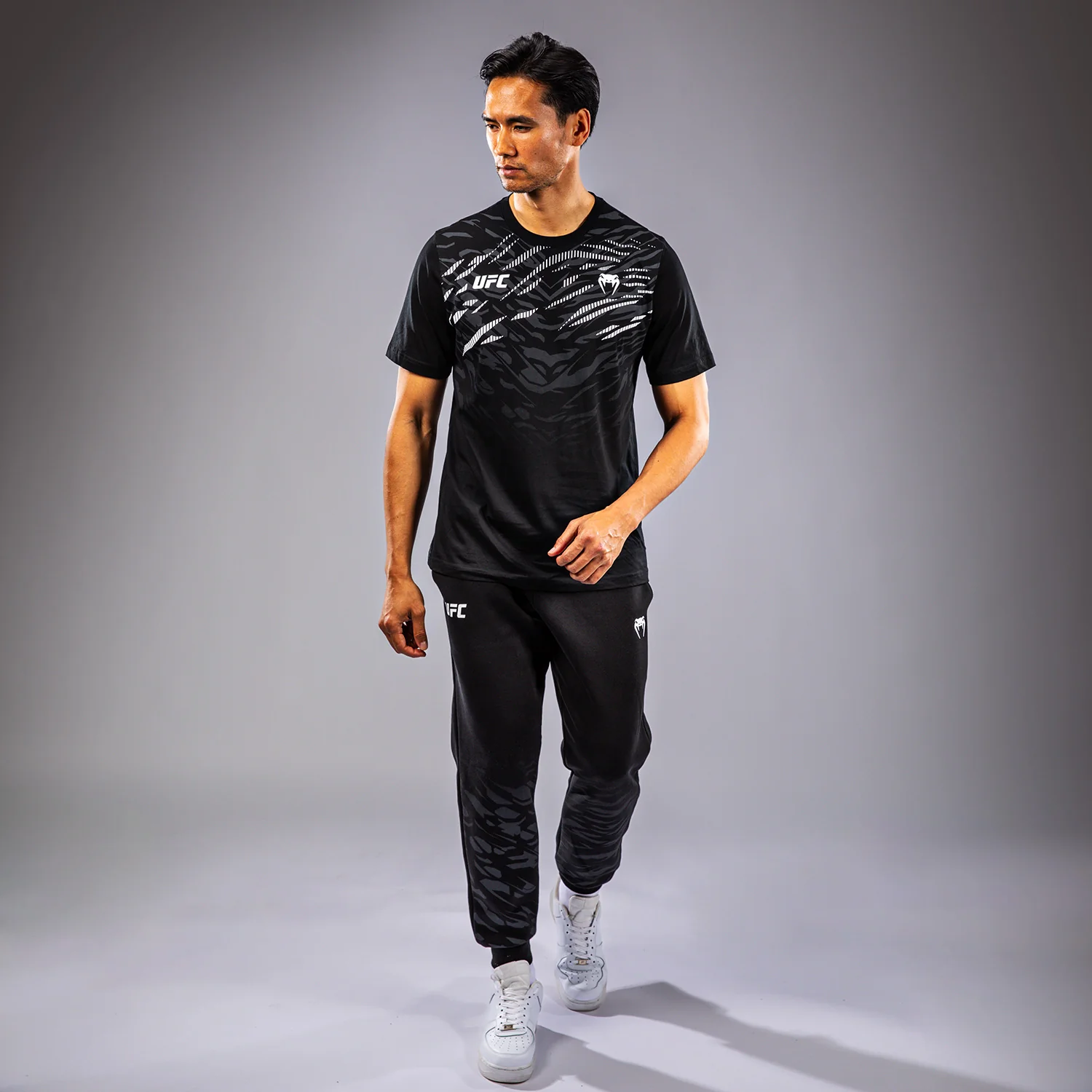 UFC Fusion by Venum Men’s Replica Short Sleeve T-Shirt - Black - Image 7
