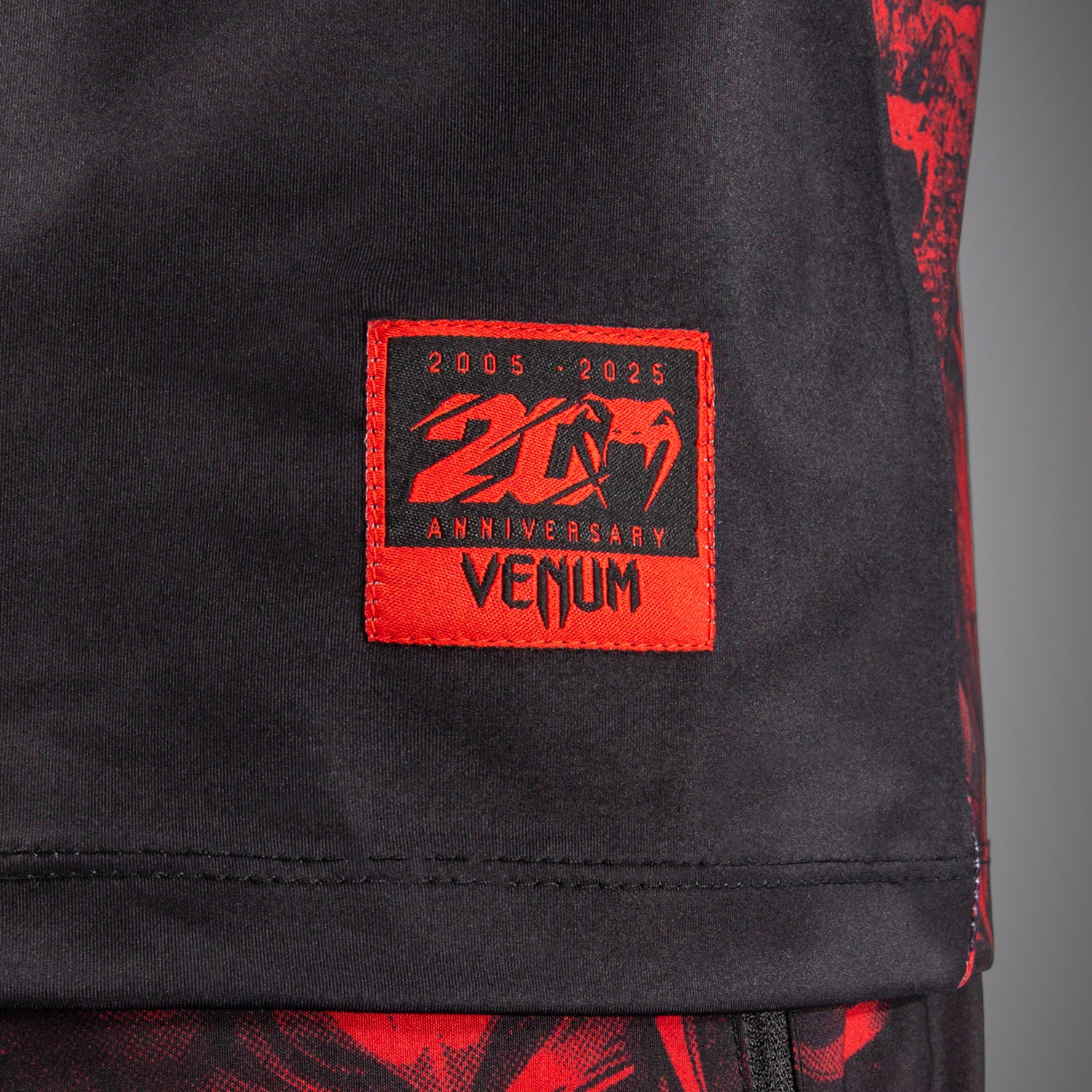 Venum 20th Anniversary Dry-Tech Shirt - Black/Red - Image 6