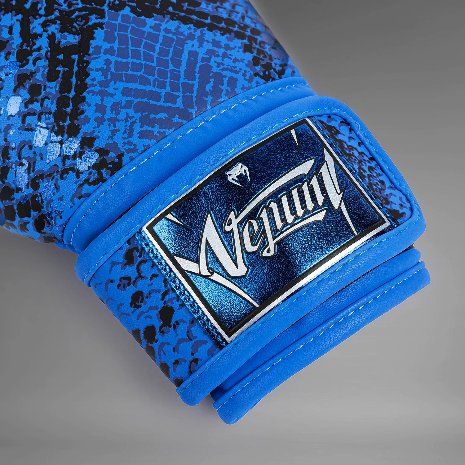 VENUM Amazonia Boxing Gloves - Ultramarine Blue - Image 6