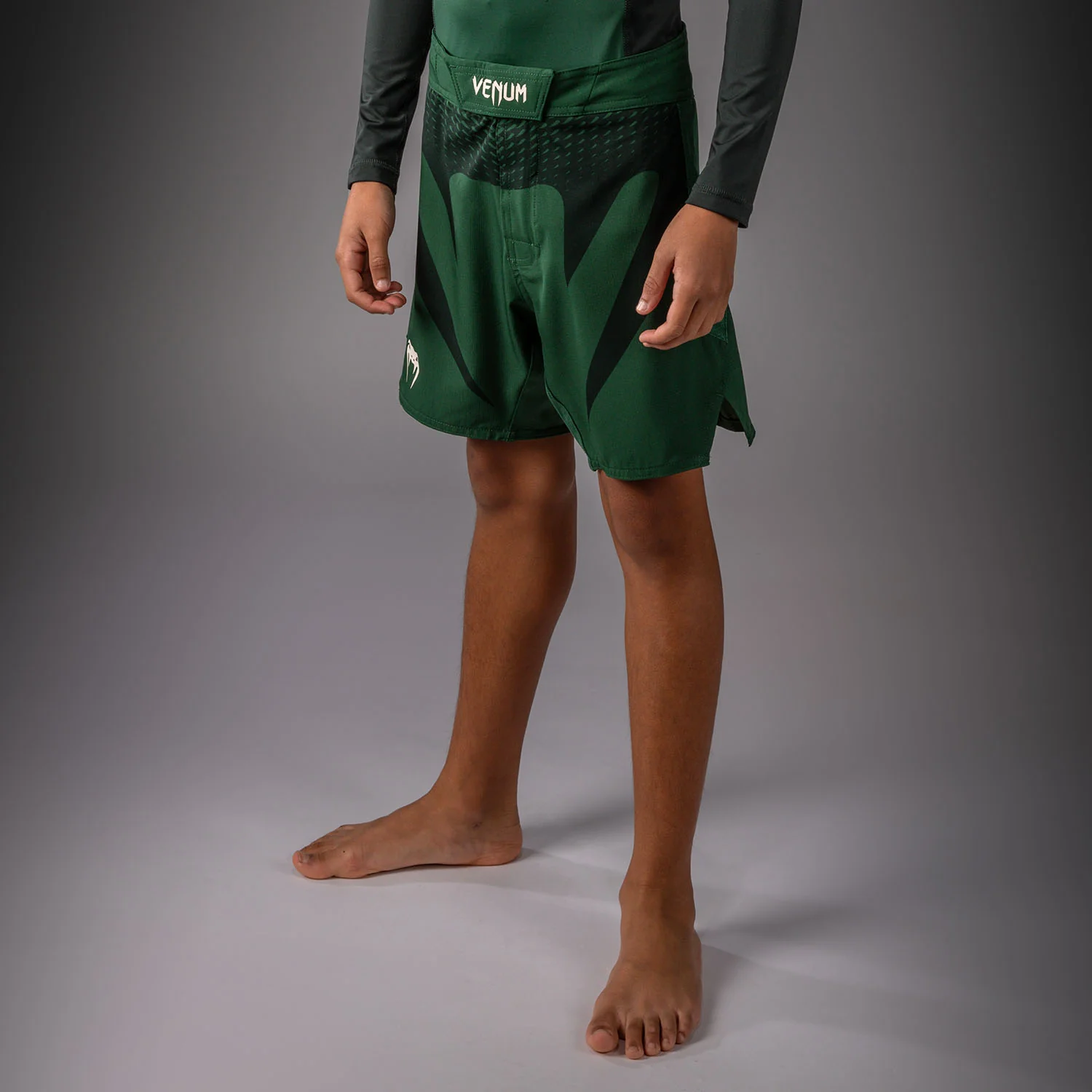 Venum Attack Kids Fightshorts - Forest Green/ Off White - Image 2