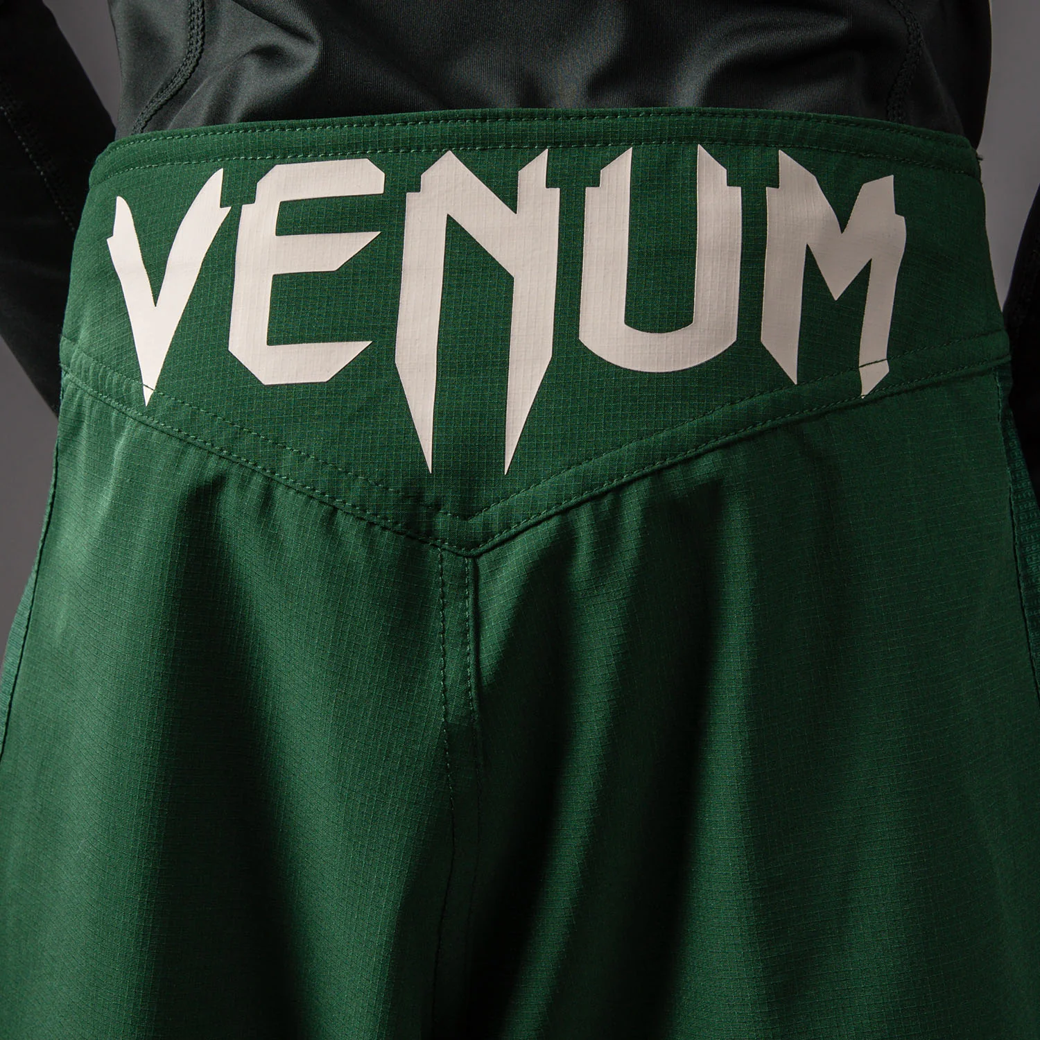 Venum Attack Kids Fightshorts - Forest Green/ Off White - Image 6