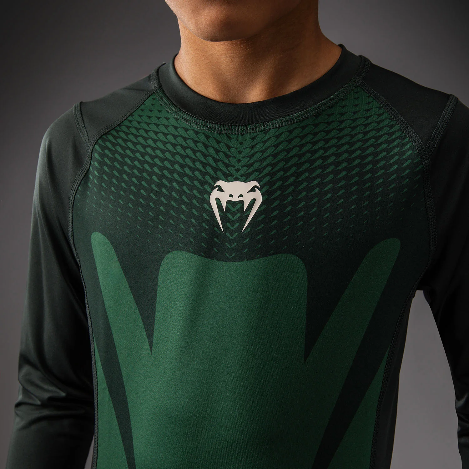 Venum Attack Kids Long Sleeve Rashguard - Forest Green/ Off White - Image 4