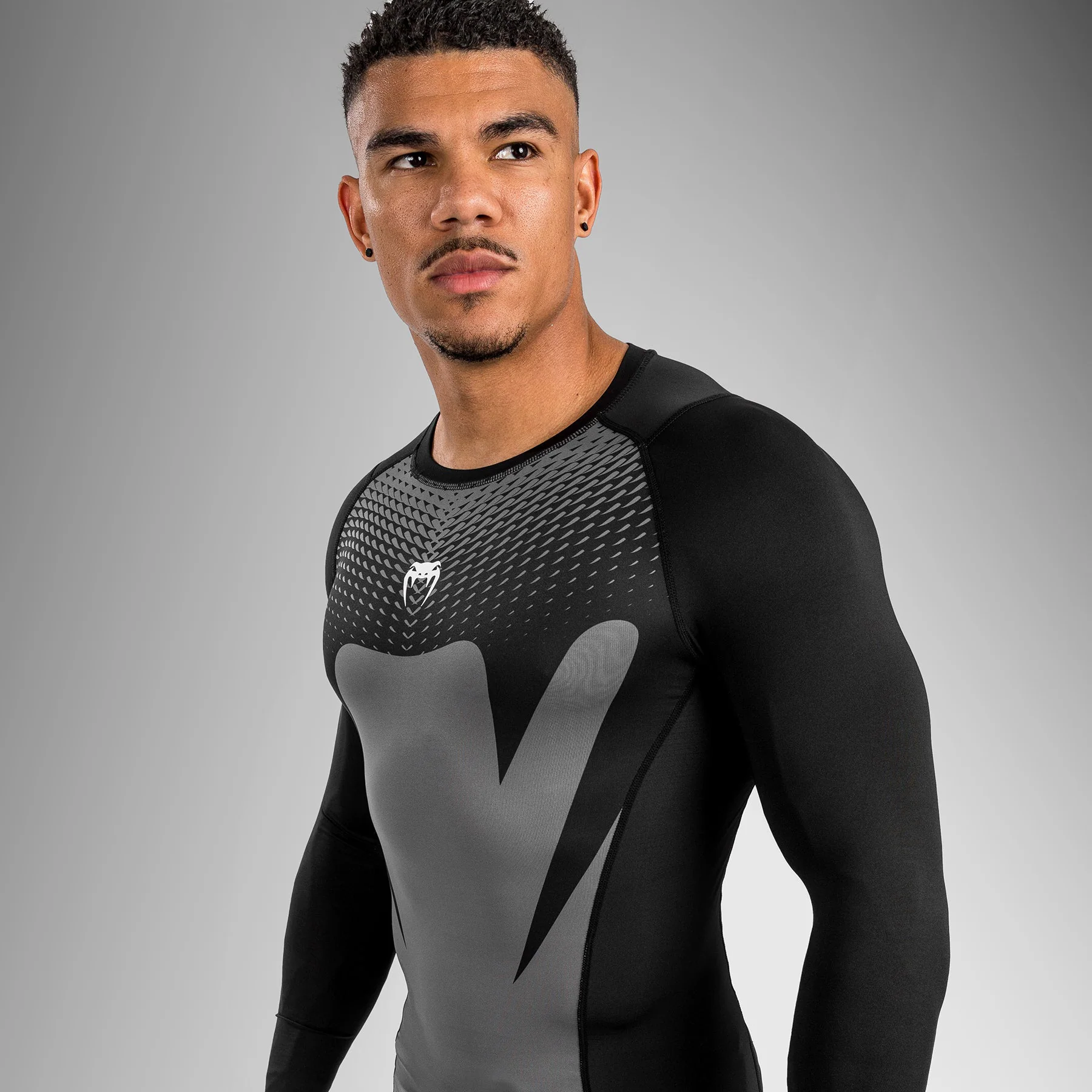 Venum Attack Men's Long Sleeve Rashguard - Black/Grey - Image 4