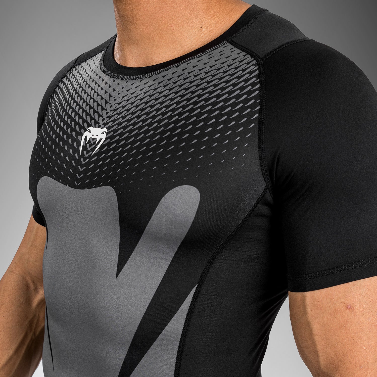 Venum Attack Men's Short Sleeve Rashguard - Black/Grey - Image 4