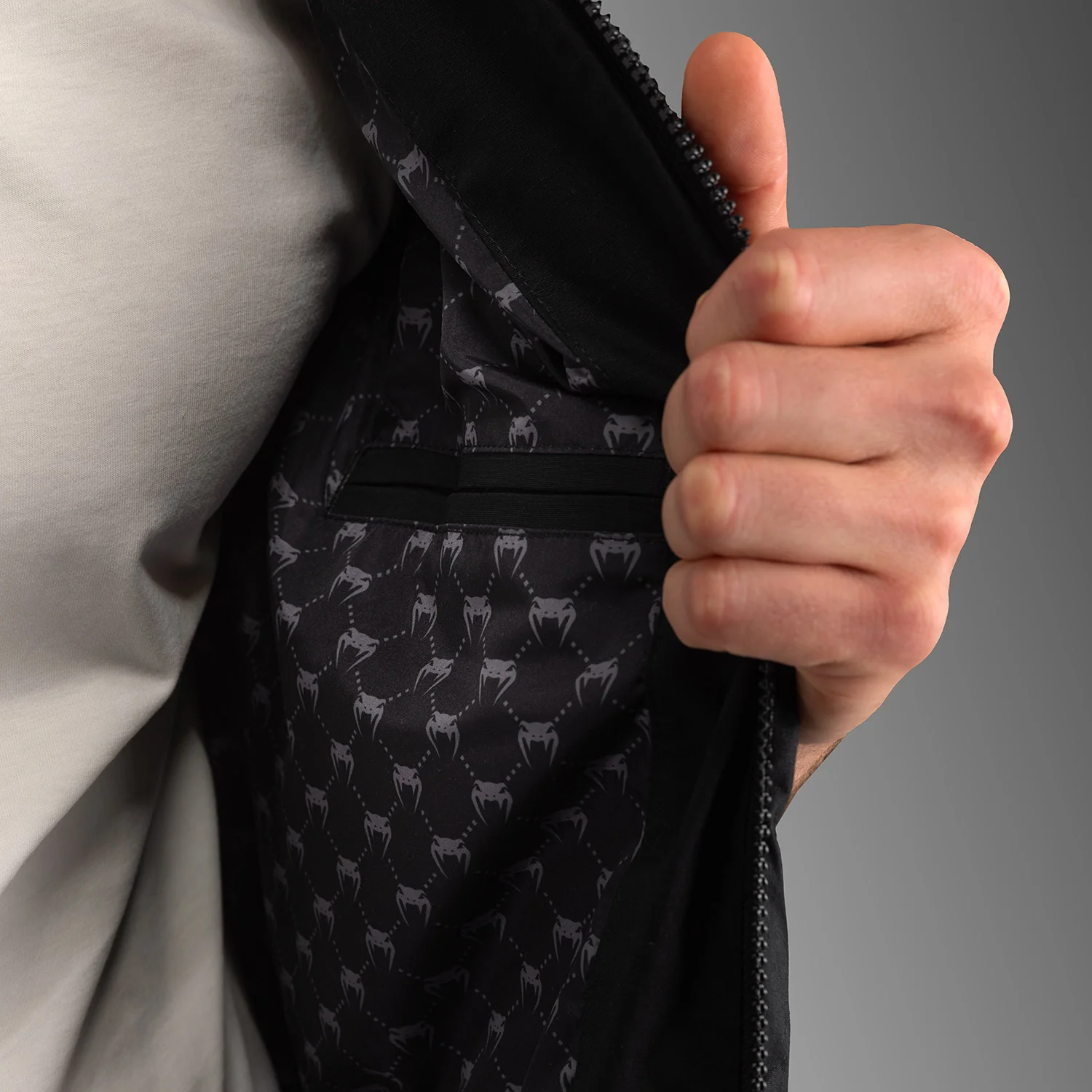 Venum Attack Urban Gi Down Vest - Black - Image 5