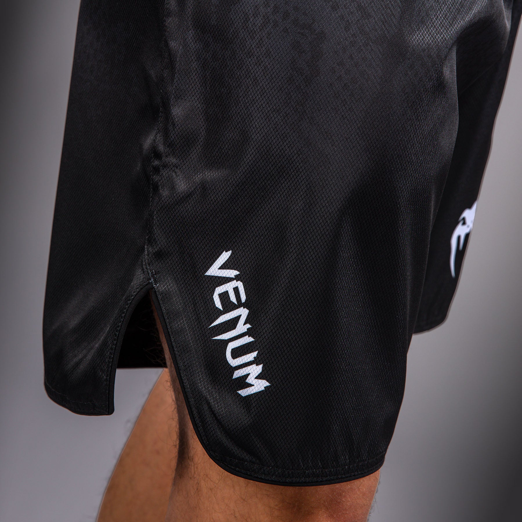 Venum Black Viper Fightshort - Black - Image 5