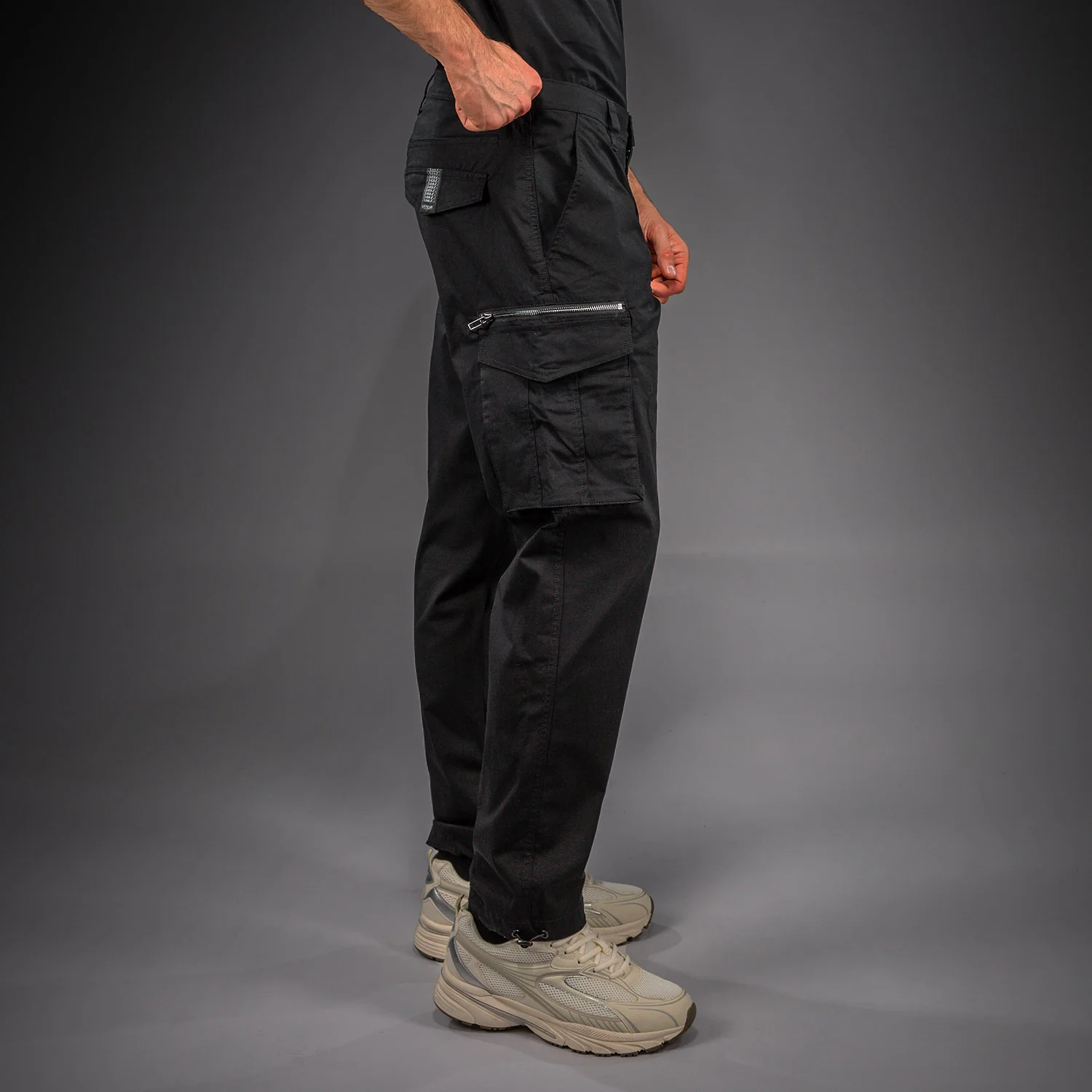 Venum Cargo 3.0 Men's Cargo Pants - Black - Image 4