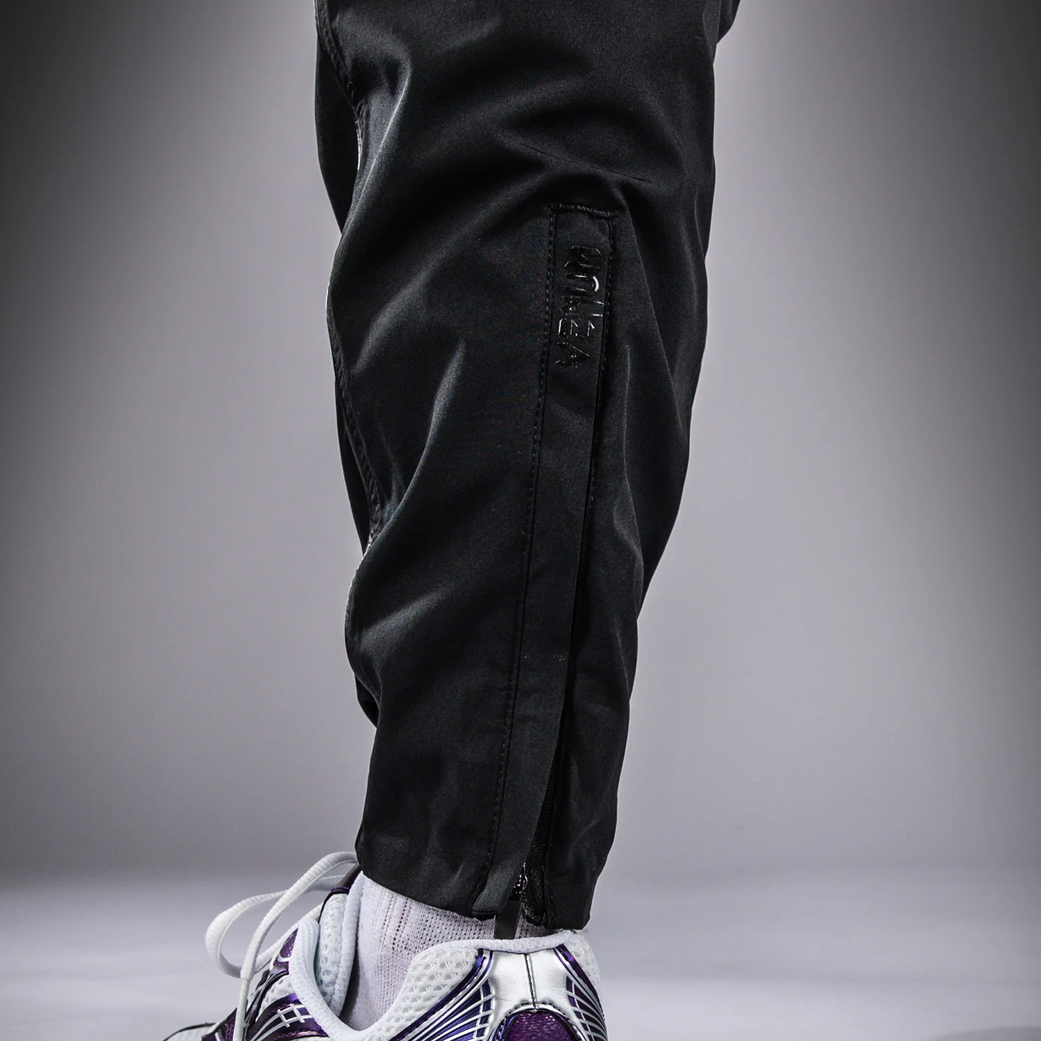 Venum Cargo Light Aero Joggers - Black - Image 7