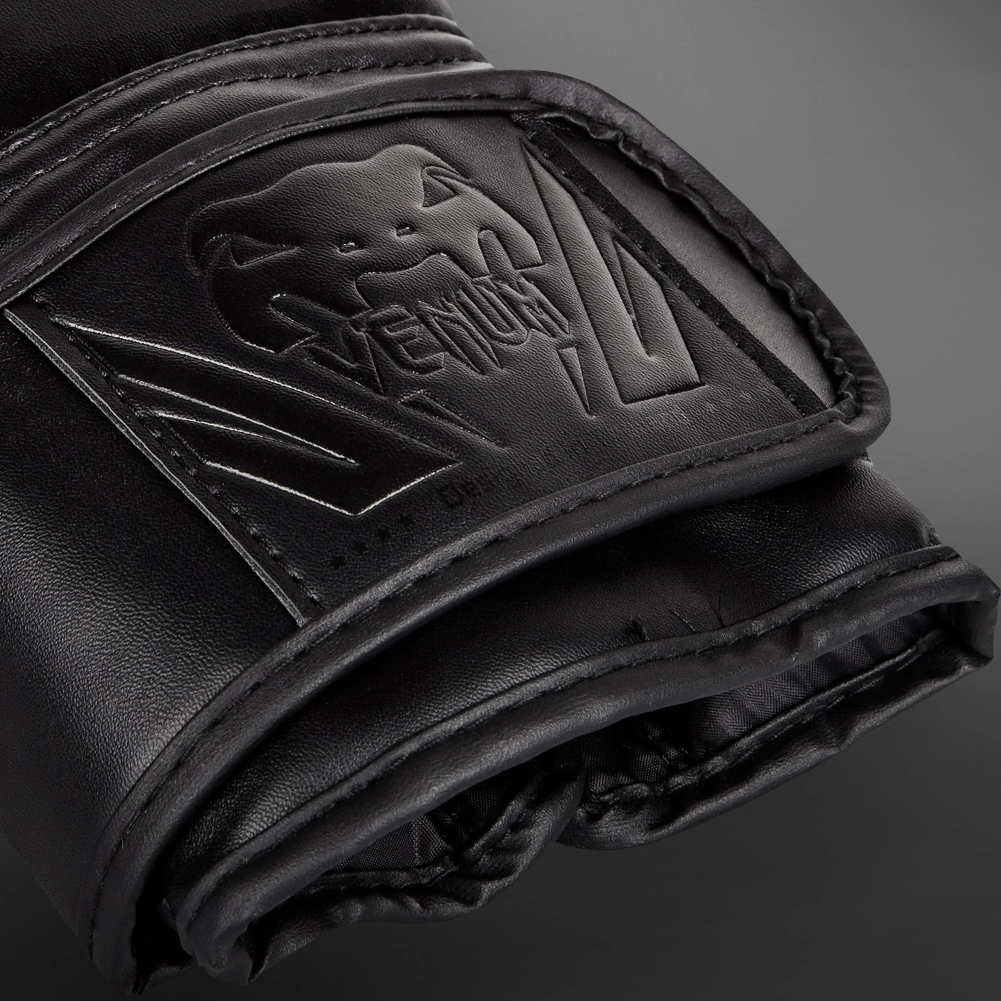 Venum Challenger 2.0 Boxing Gloves - Black/Black - Image 3