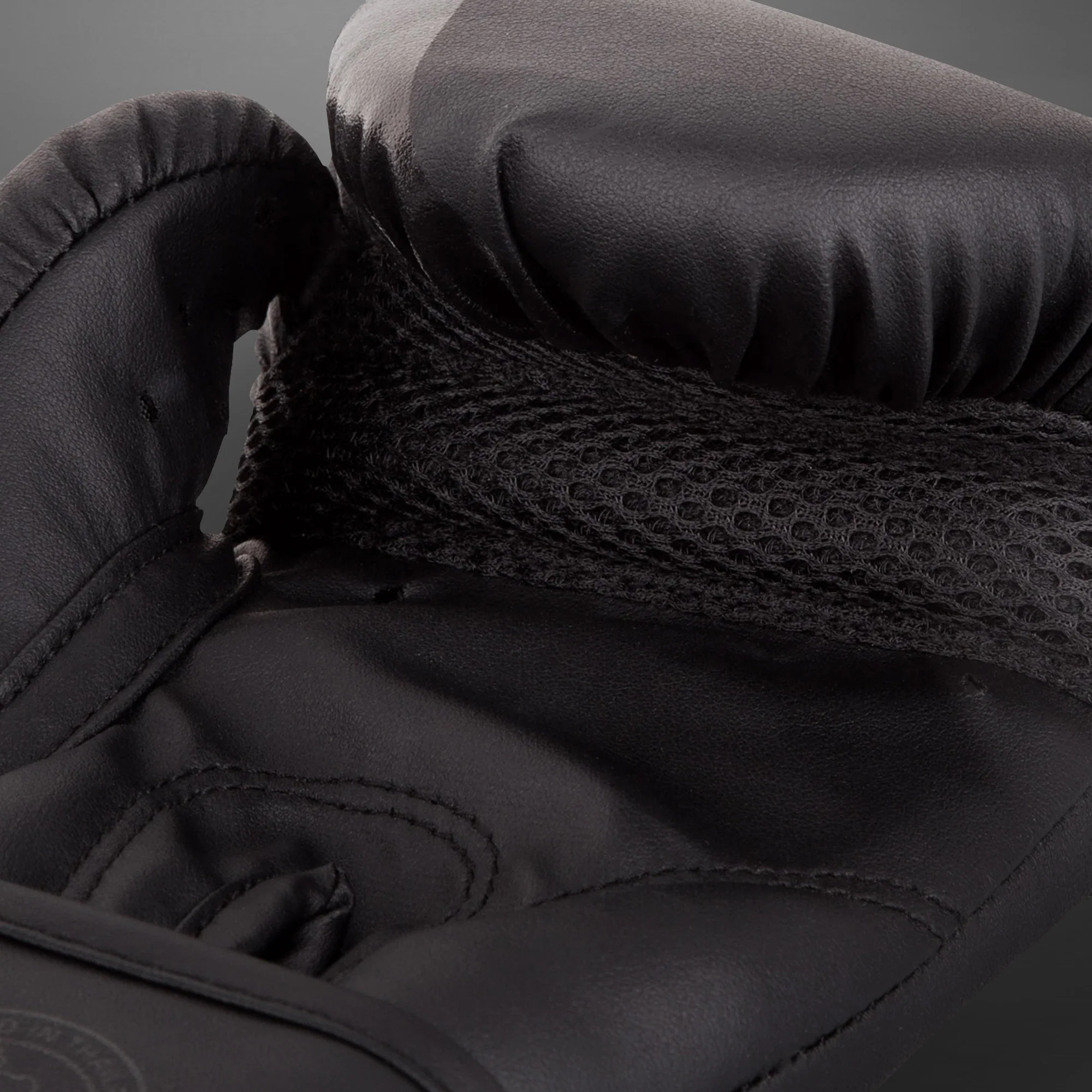 Venum Challenger 2.0 Kids Boxing Gloves - Black/Black - Image 3