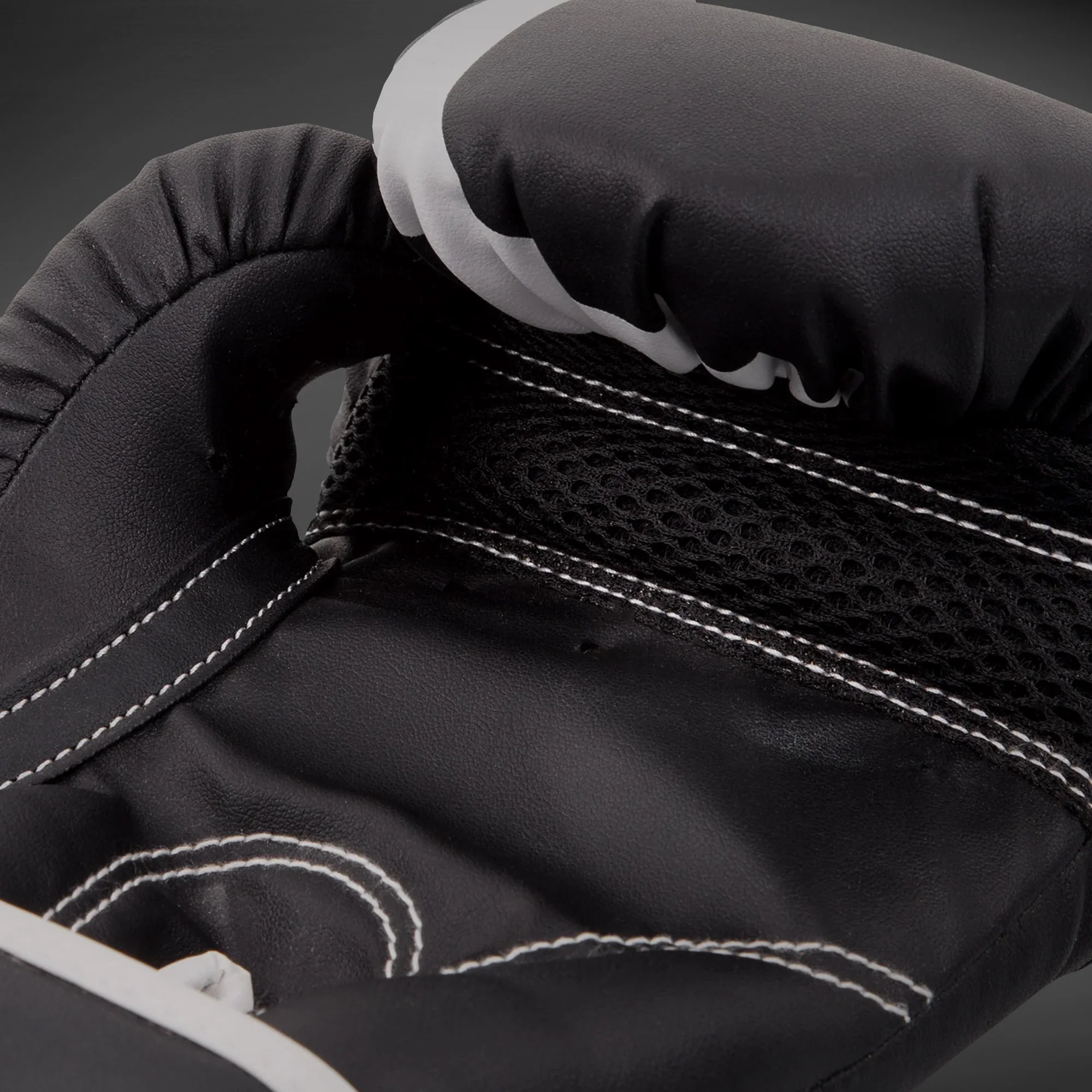 Venum Challenger 2.0 Kids Boxing Gloves - Black/White - Image 2