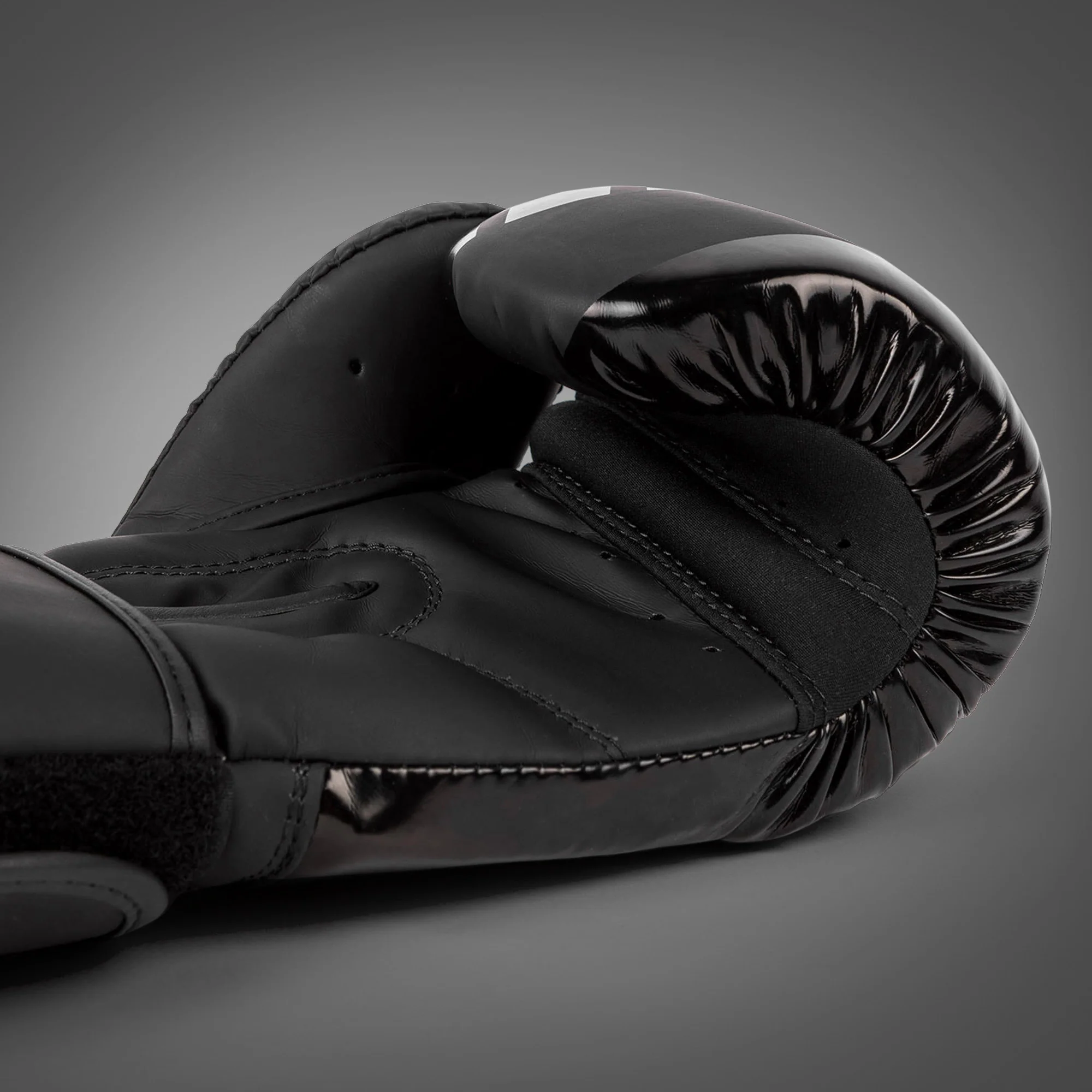 Venum Challenger 3.0 Shockwave Boxing Gloves - Black - Image 4