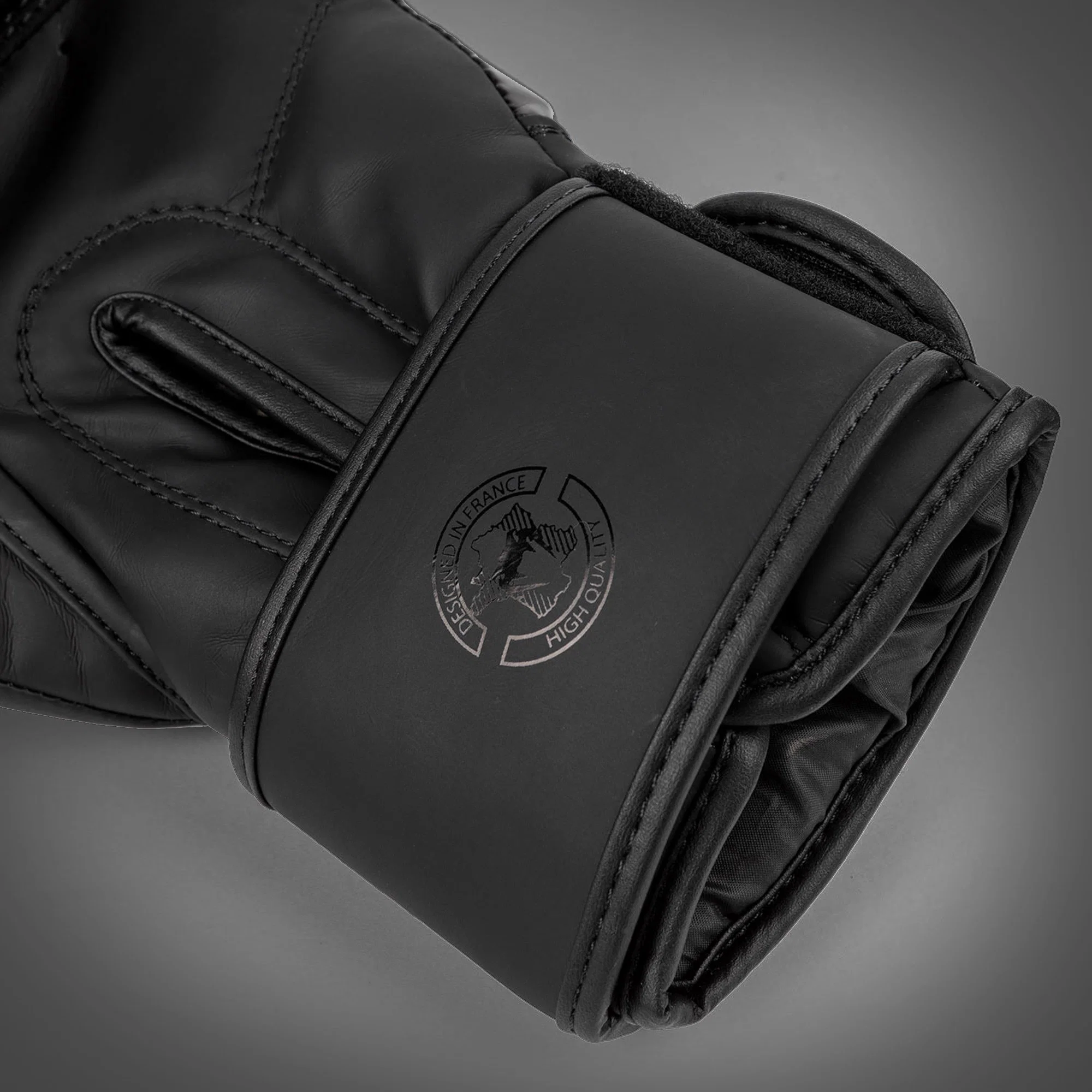 Venum Challenger 3.0 Shockwave Boxing Gloves - Black - Image 5