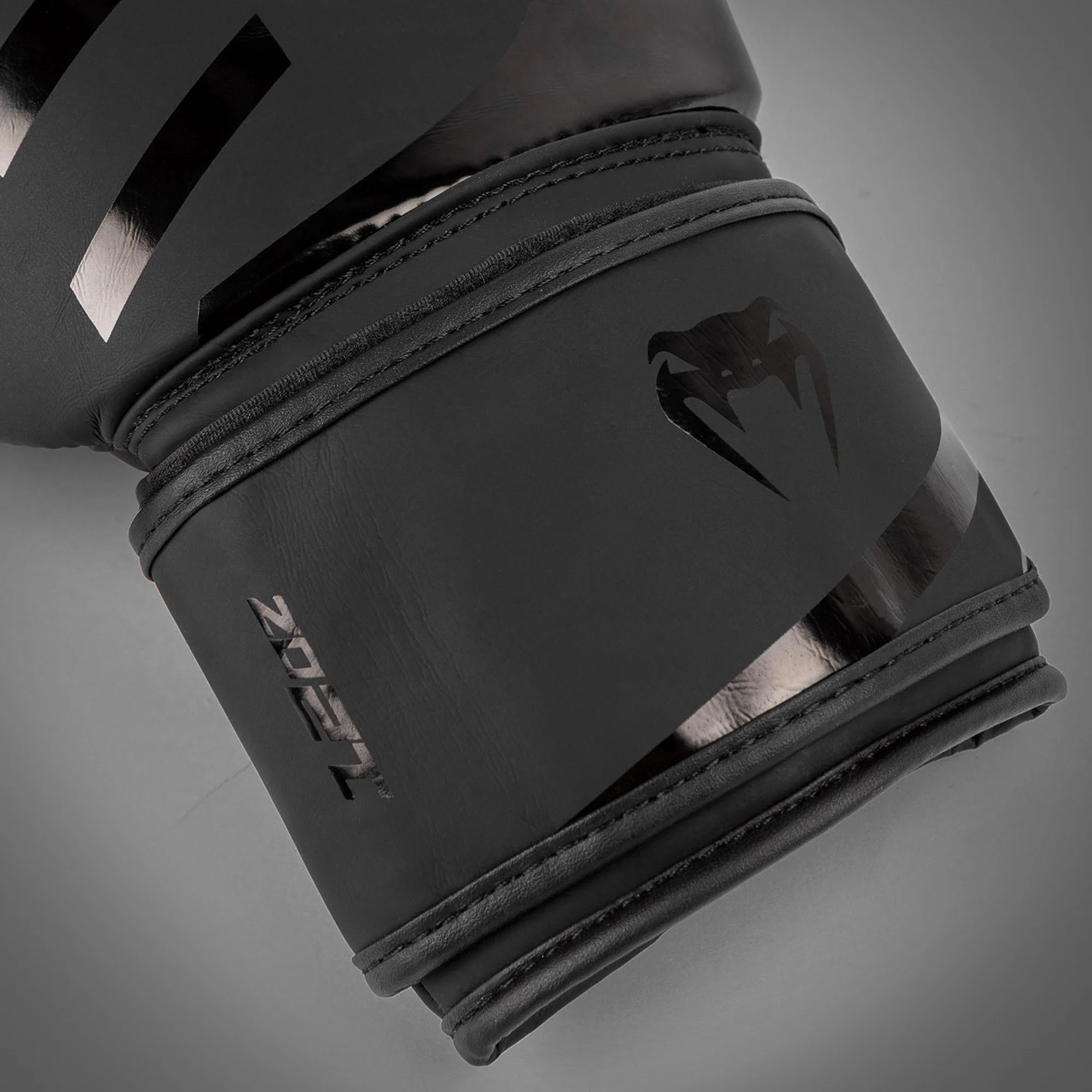 Venum Challenger 3.0 Shockwave Boxing Gloves - Black - Image 6