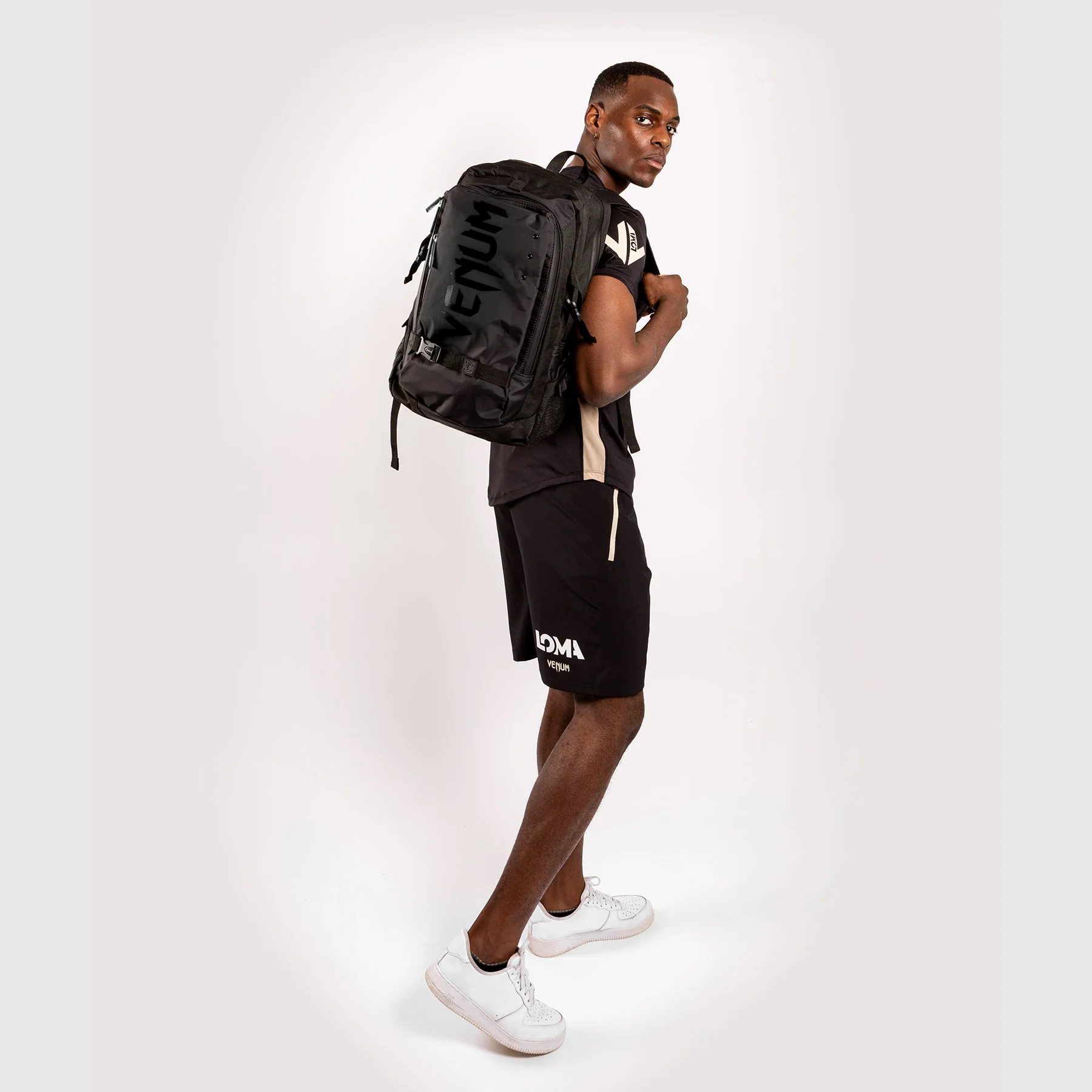 Venum Challenger Pro Evo BackPack (20-25L) - Black - Image 5