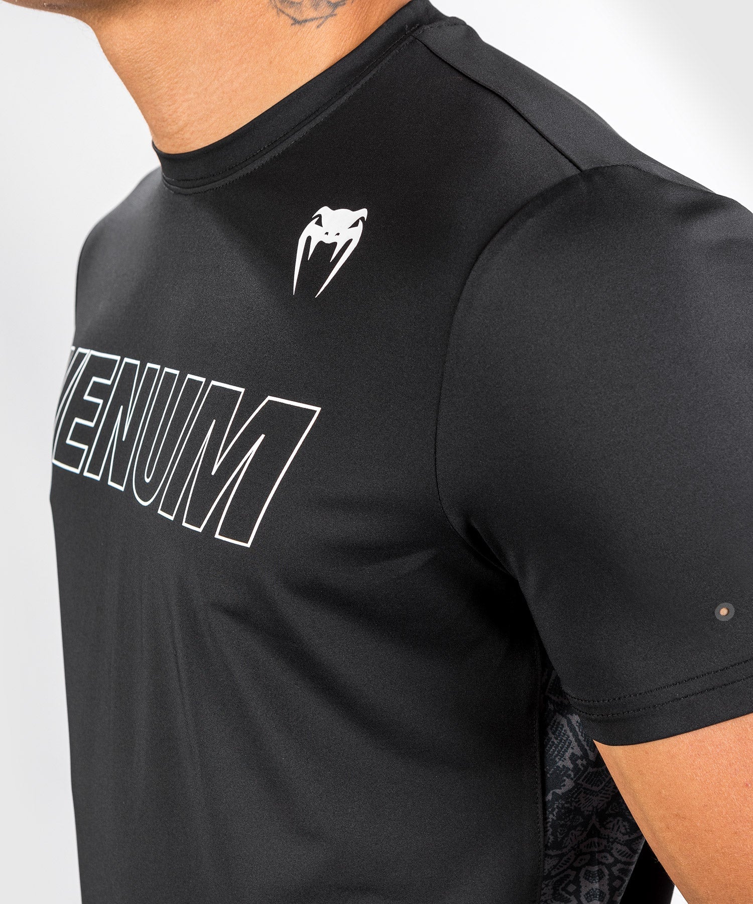 Venum Classic Evo Dry Tech T-Shirt - Black/White - Image 5