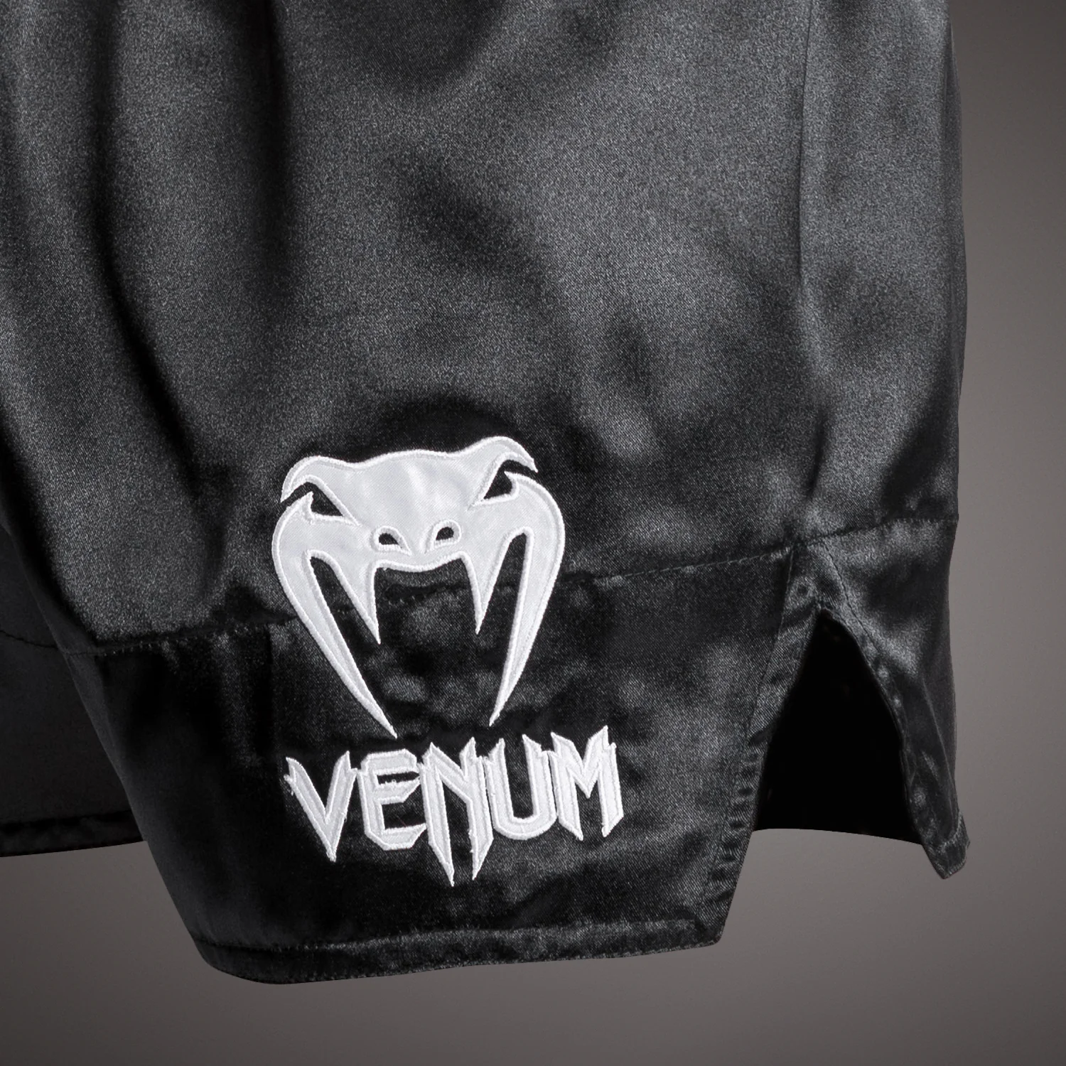 Venum Classic - Muay Thai Short Black/White/White - Image 5