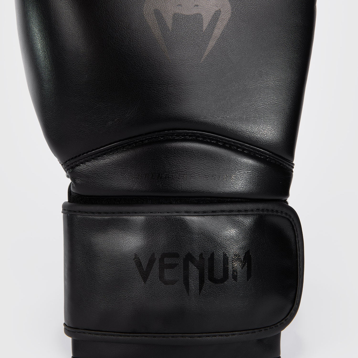 Venum Contender 1.5 Boxing Gloves - Black/Black - Image 2