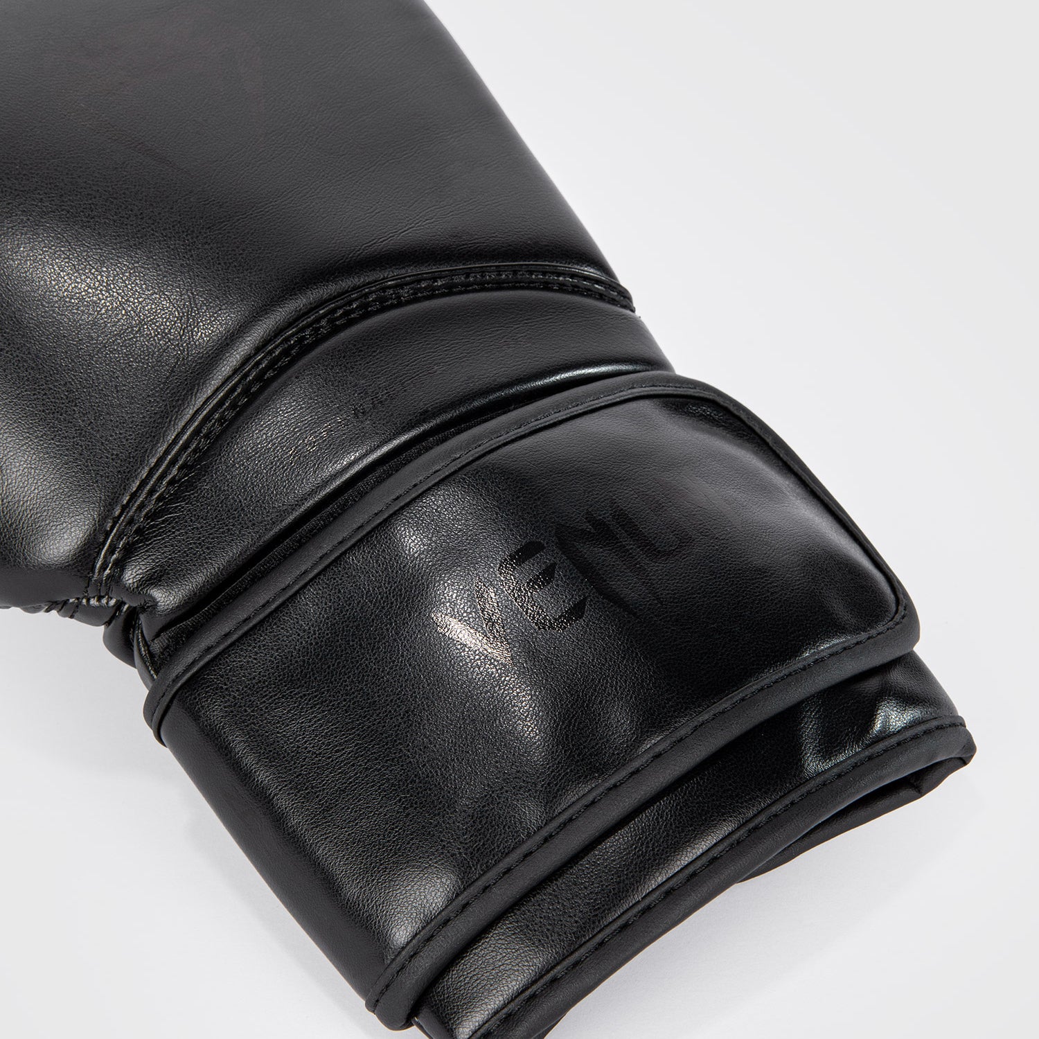 Venum Contender 1.5 Boxing Gloves - Black/Black - Image 5
