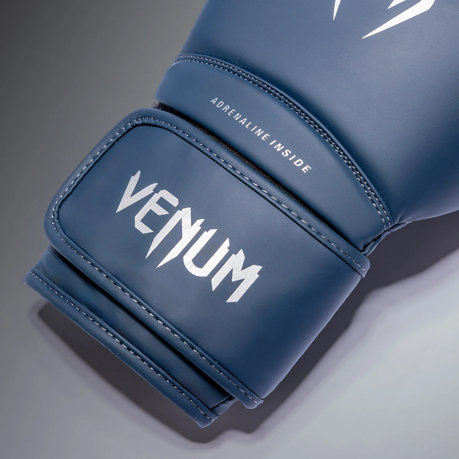 Venum Contender 1.5 Boxing Gloves - Midnight Blue/Silver - Image 4