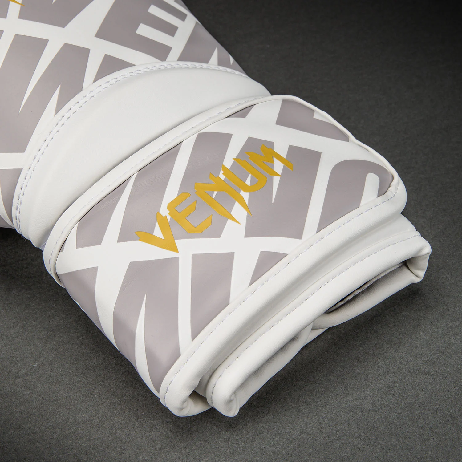 Venum Contender 1.5 XT 3D Boxing Gloves - White/ Gold - Image 3