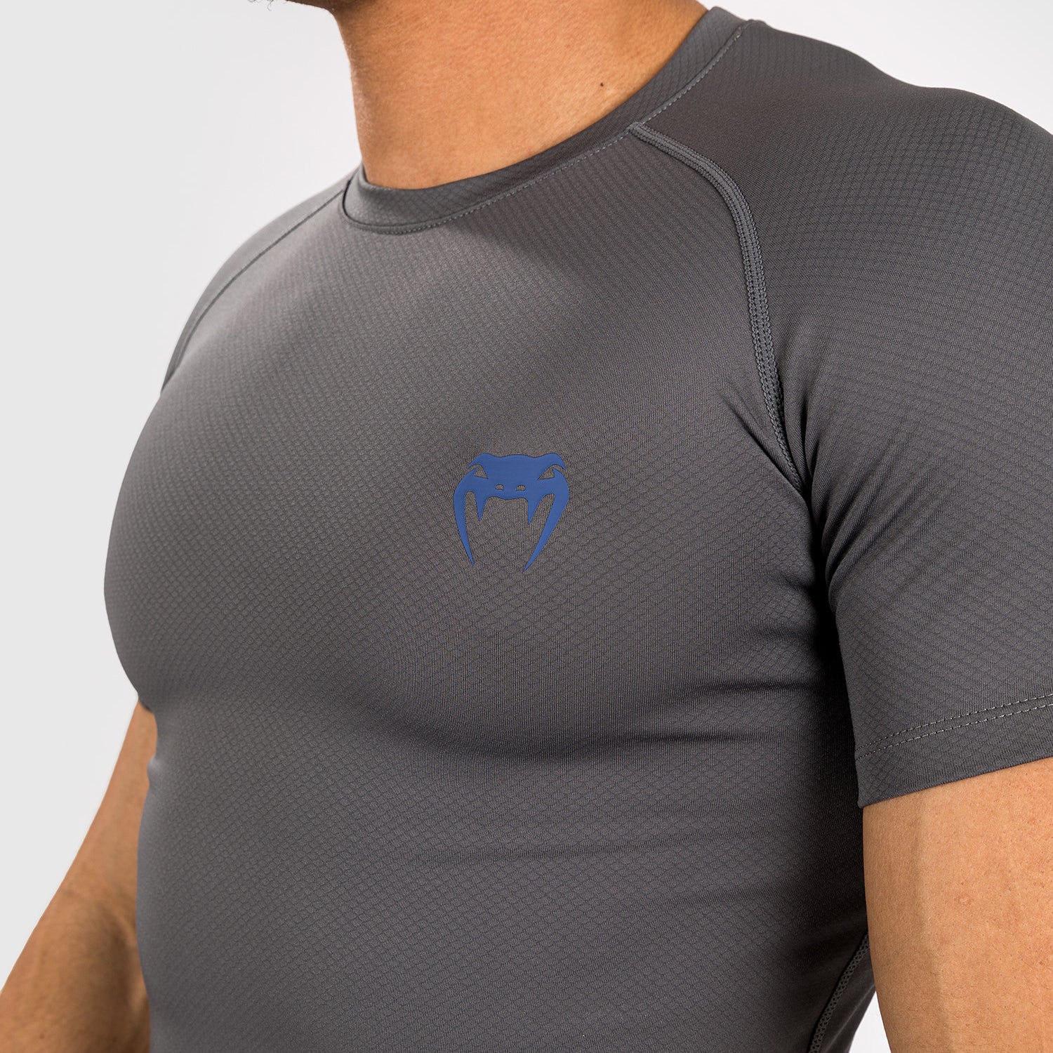 Venum Contender Men’s Short Sleeve Rashguard - Grey - Image 5