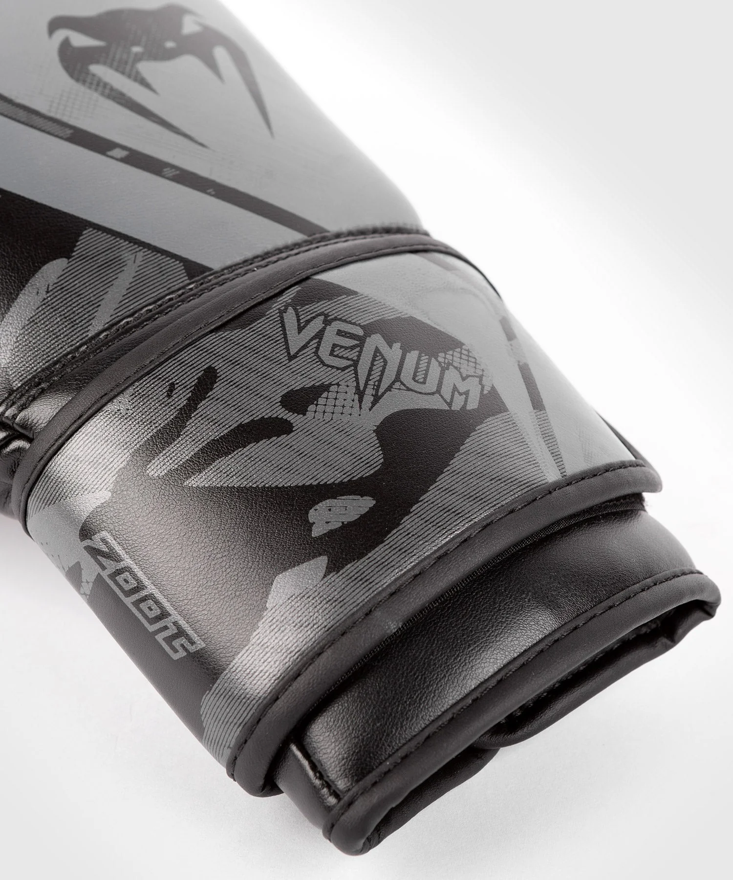 Venum Defender Contender 2.0 Boxing Gloves - Black/Black - Image 3