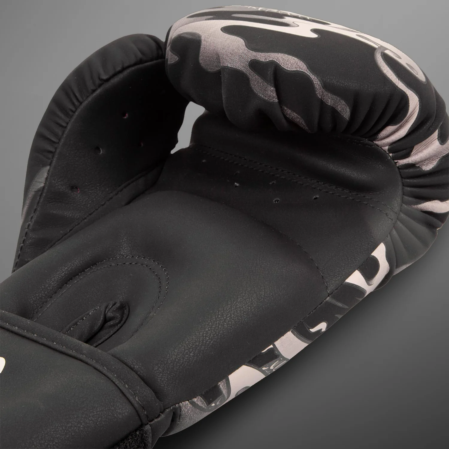 Venum Dragon's Flight Boxing Gloves - Image 6