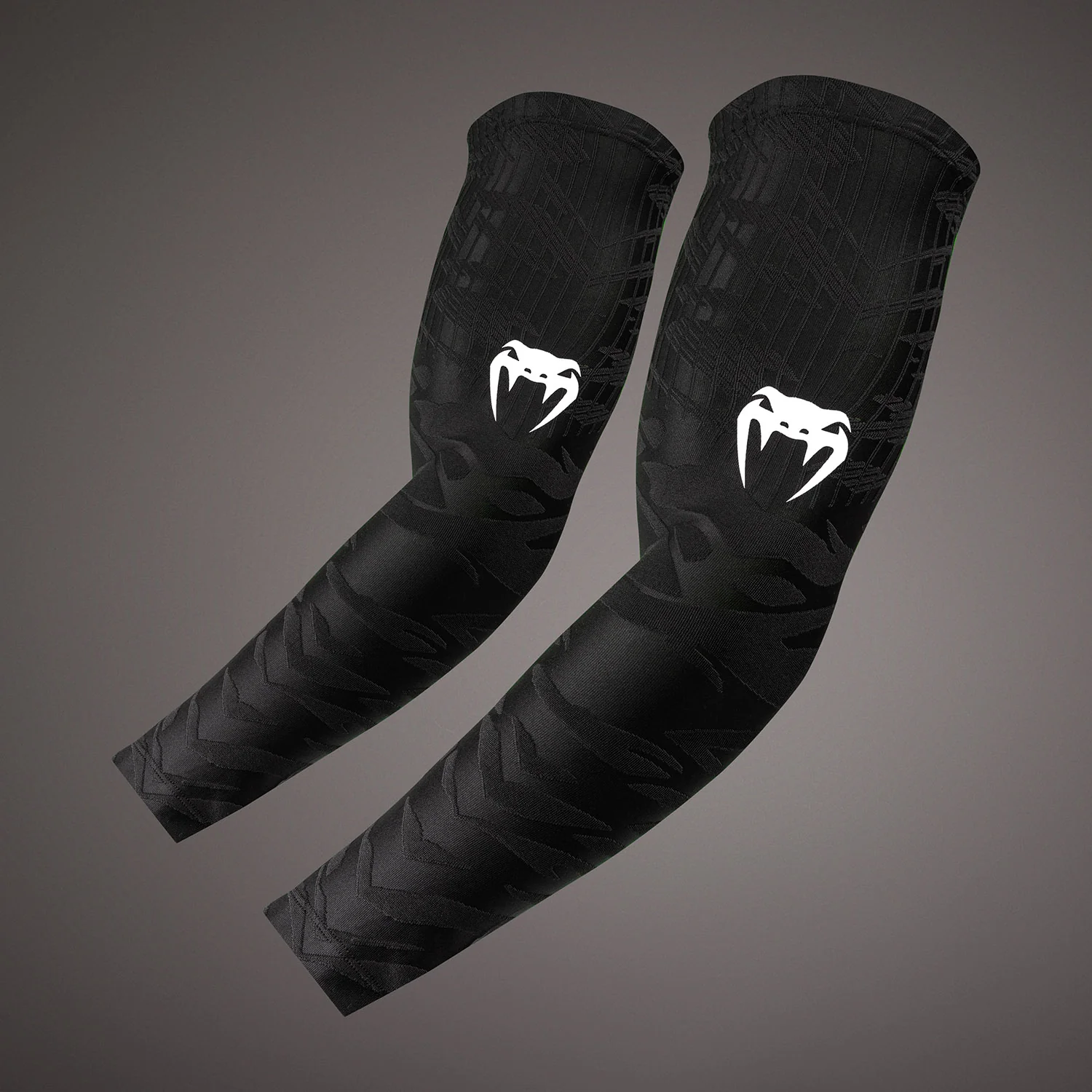 Venum Elite Arm Sleeves - Black/White