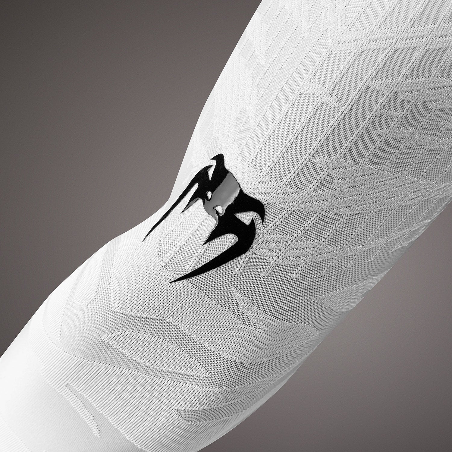 Venum Elite Arm Sleeves - White/Black - Image 3