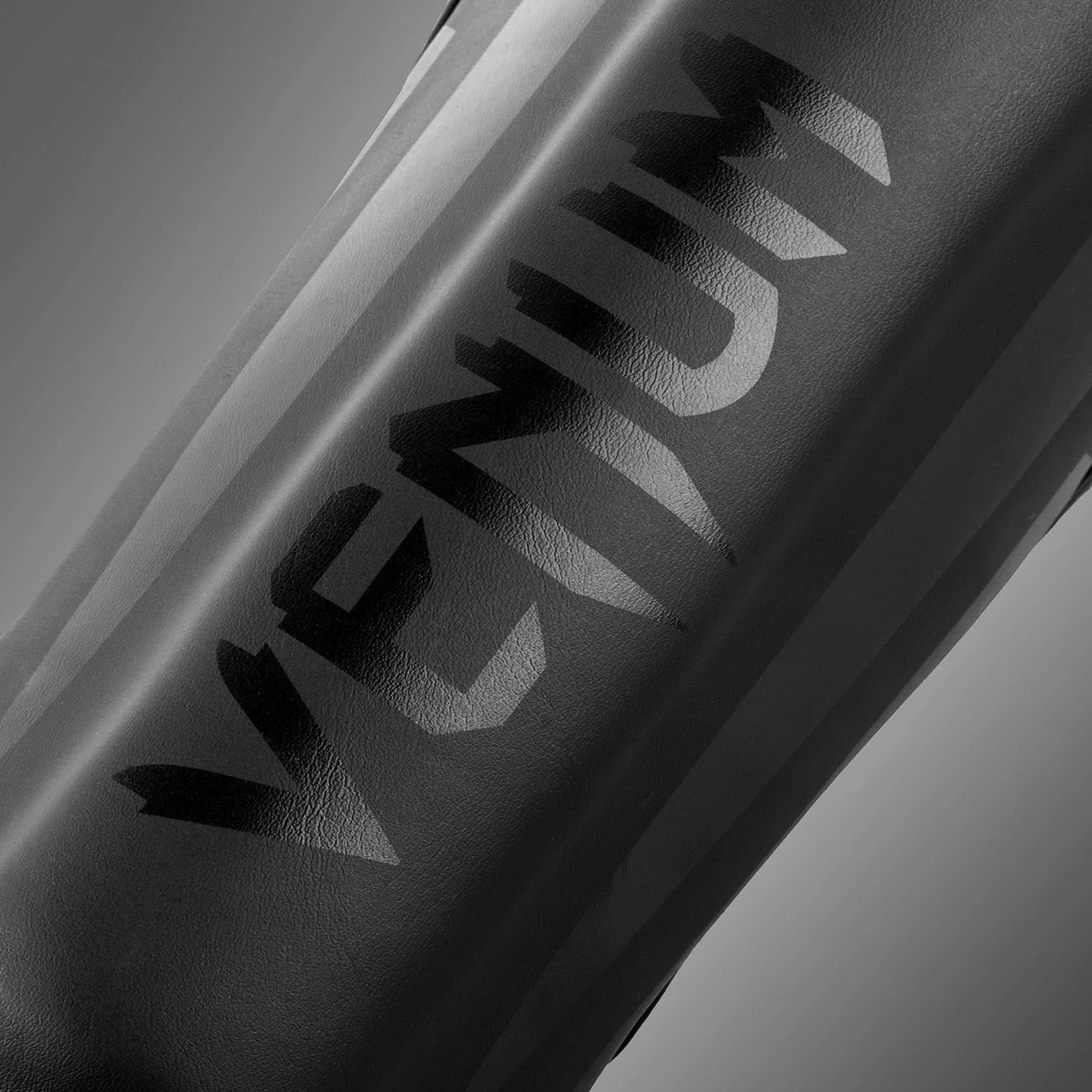Venum Elite Shin Guards Kids - Exclusive - Image 2
