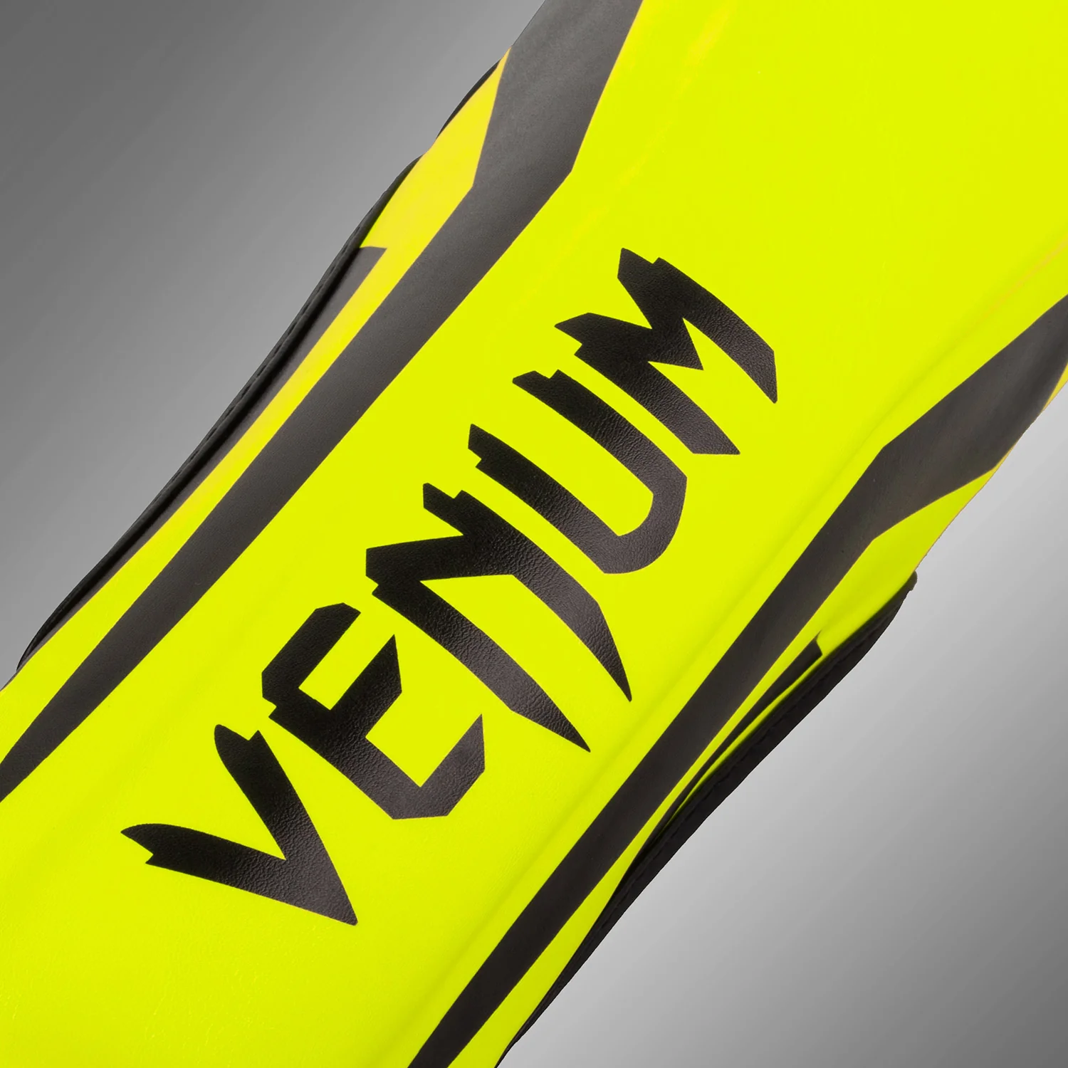Venum Elite Shin Guards Kids - Exclusive - Image 2