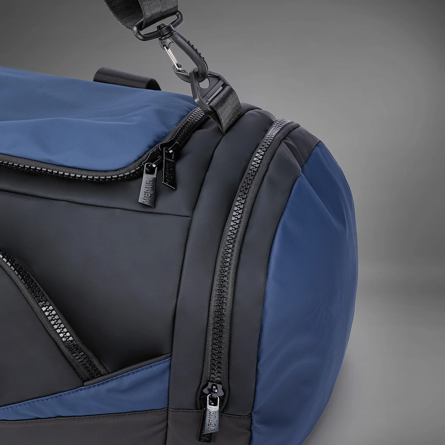 Venum Evo 2 Trainer Lite Duffle Bag (55-63L) - Black/Blue - Image 5