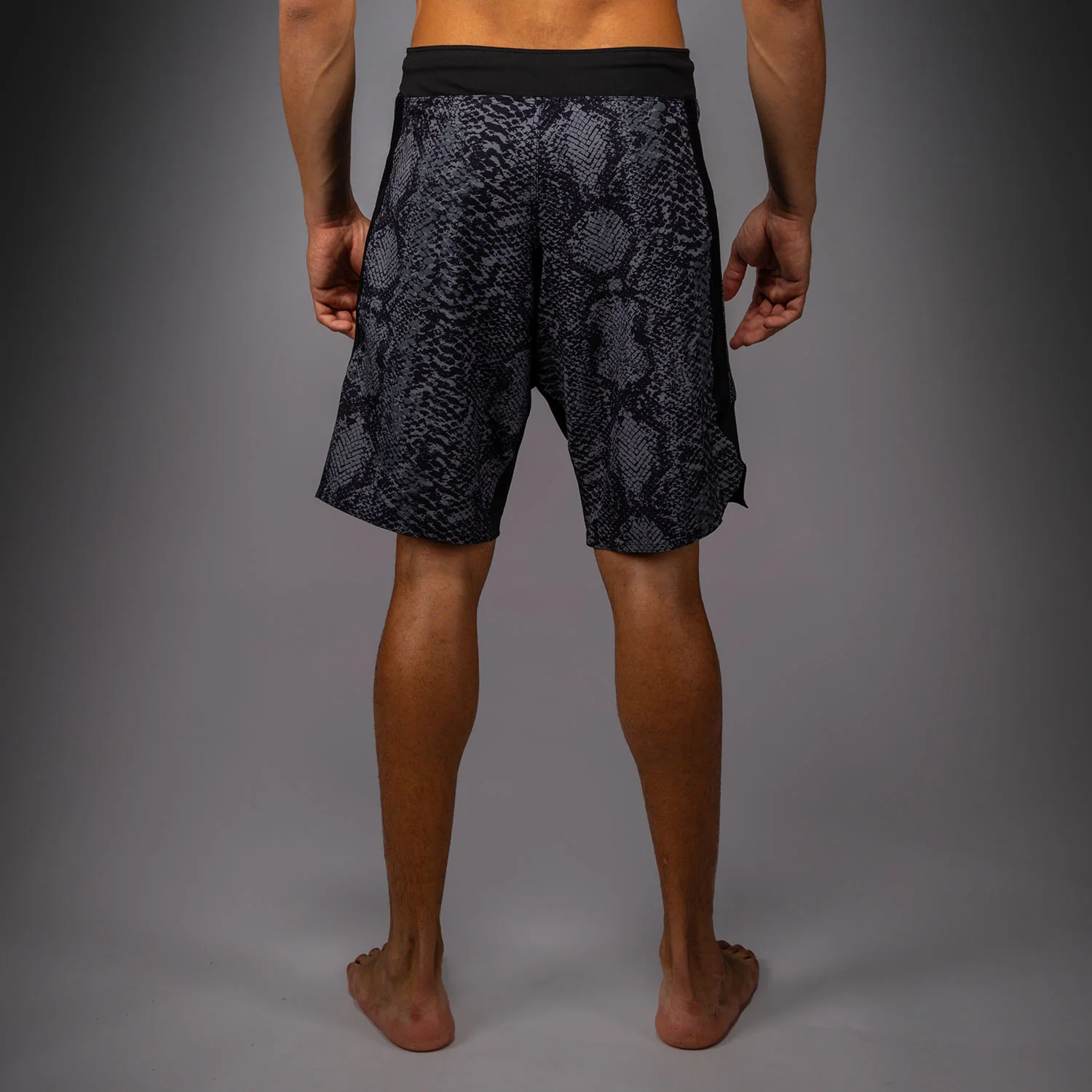 Venum G-Fit Scales Fightshorts - Black/ Charcoal Grey - Image 4
