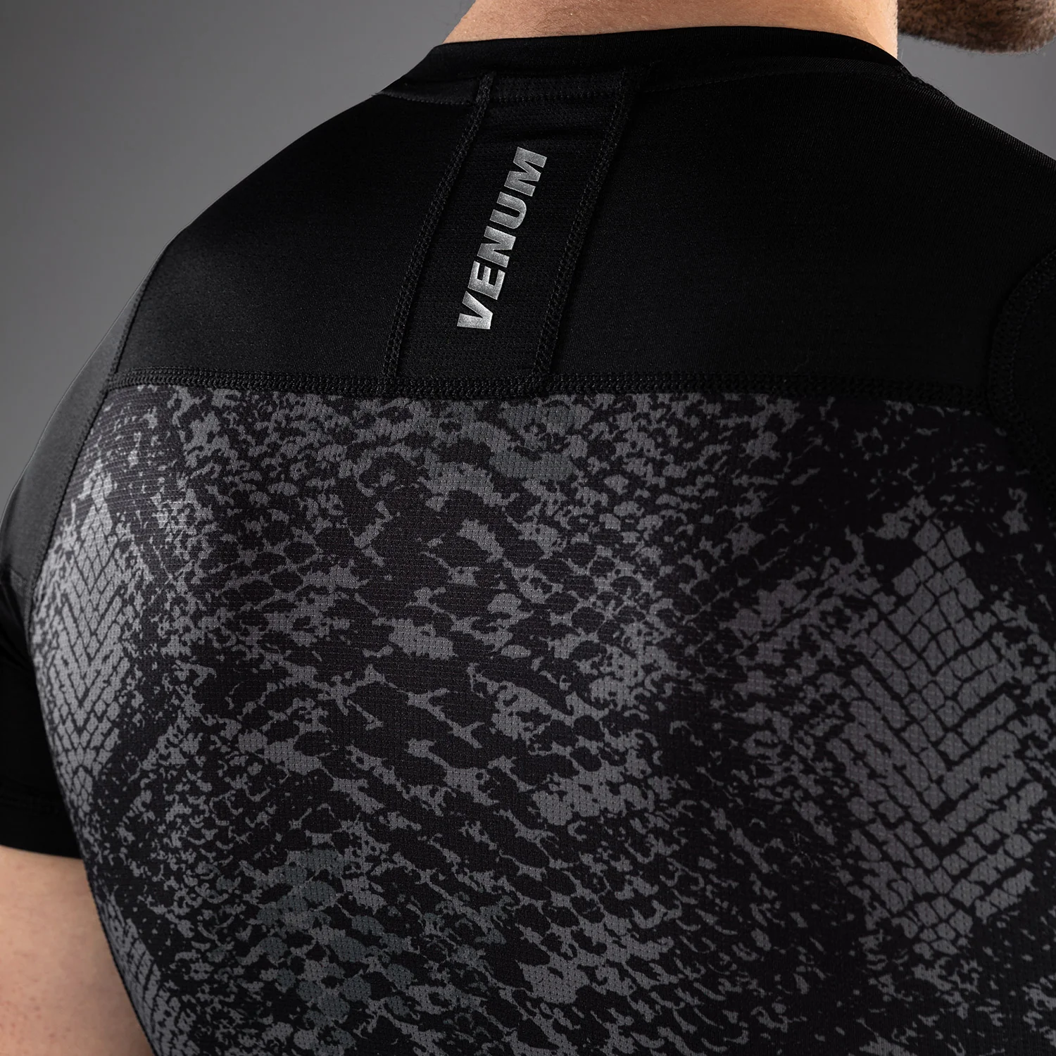 Venum G-Fit Scales Short Sleeve Rashguard - Black/ Charcoal Grey - Image 6