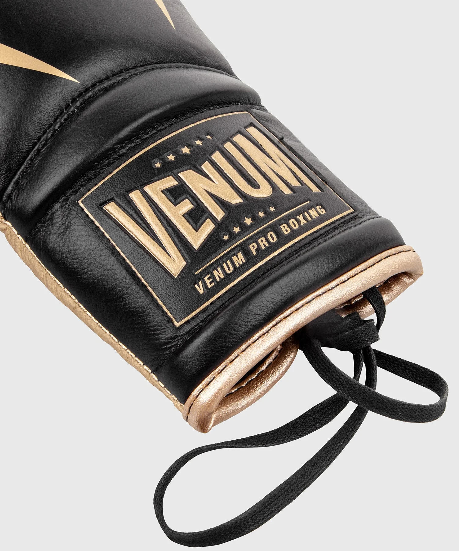 Venum Giant 2.0 Pro Boxing Gloves - With Laces - Black/Gold - Image 5