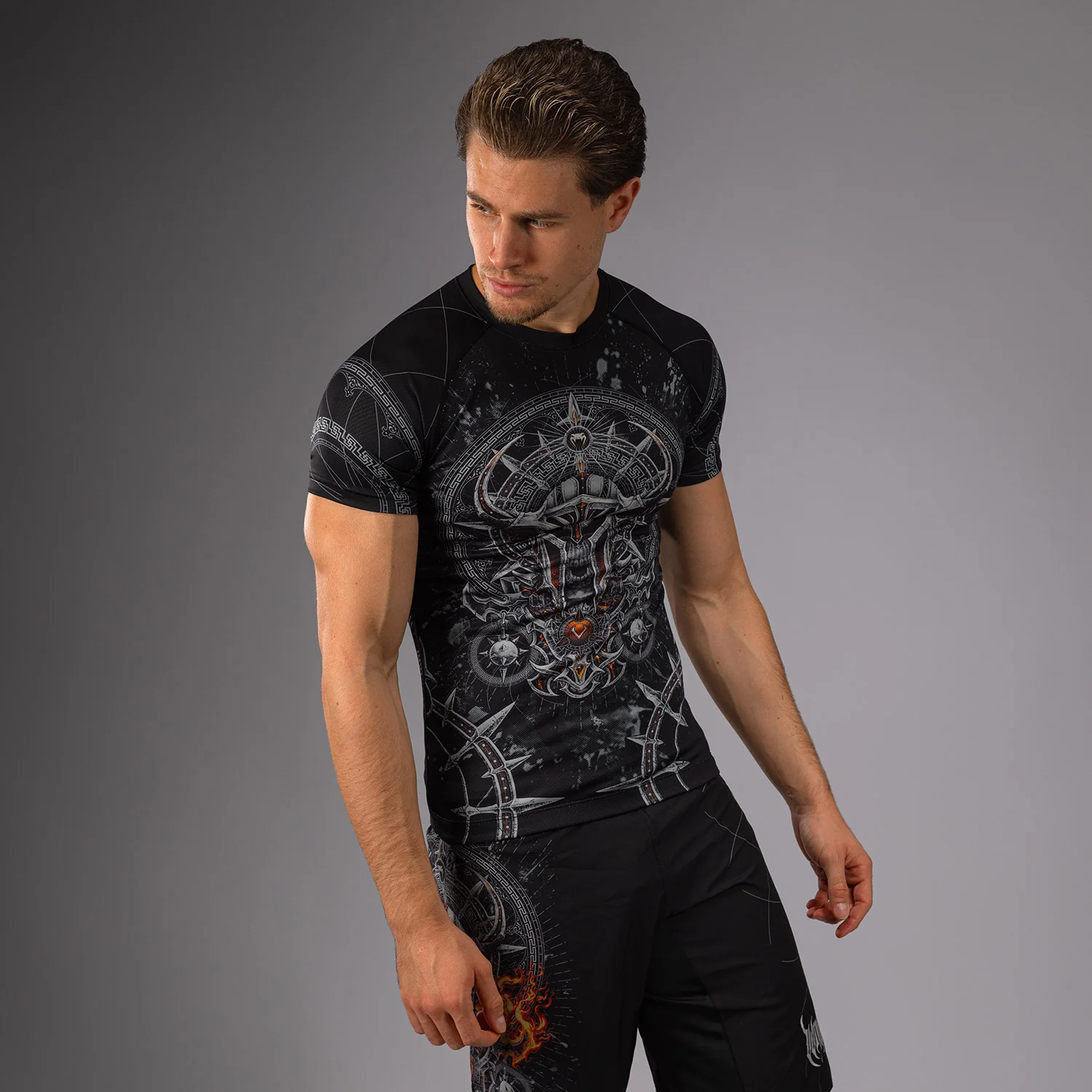 Venum Gladiator 5.0 Men's Short Sleeve Rashguard - Black/Silver - Image 2