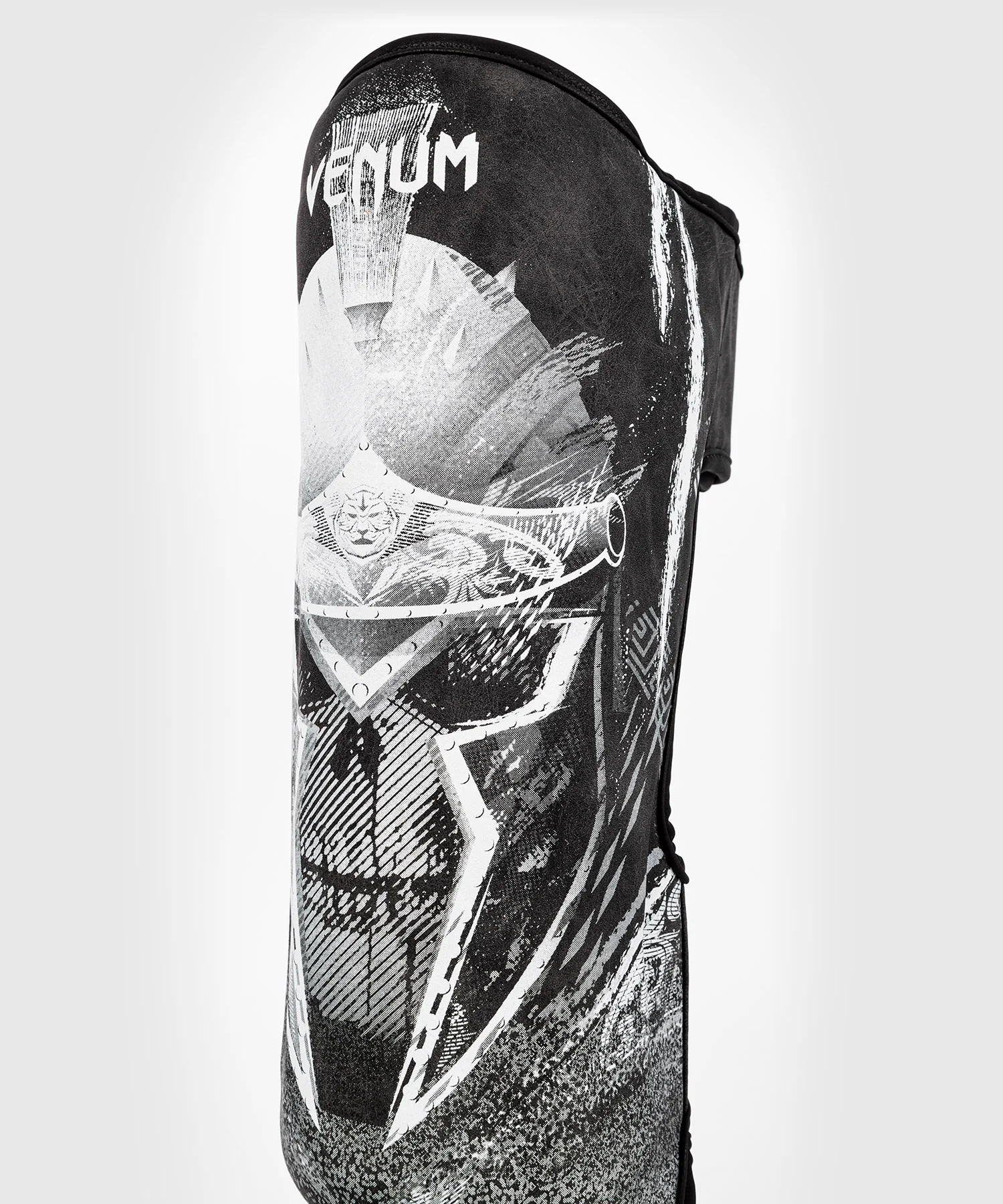 Venum GLDTR 4.0 Shinguards - Image 8