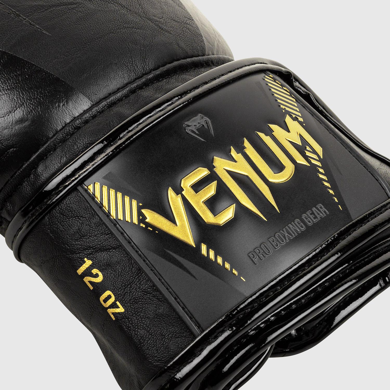 Venum Impact Boxing Gloves - Image 3