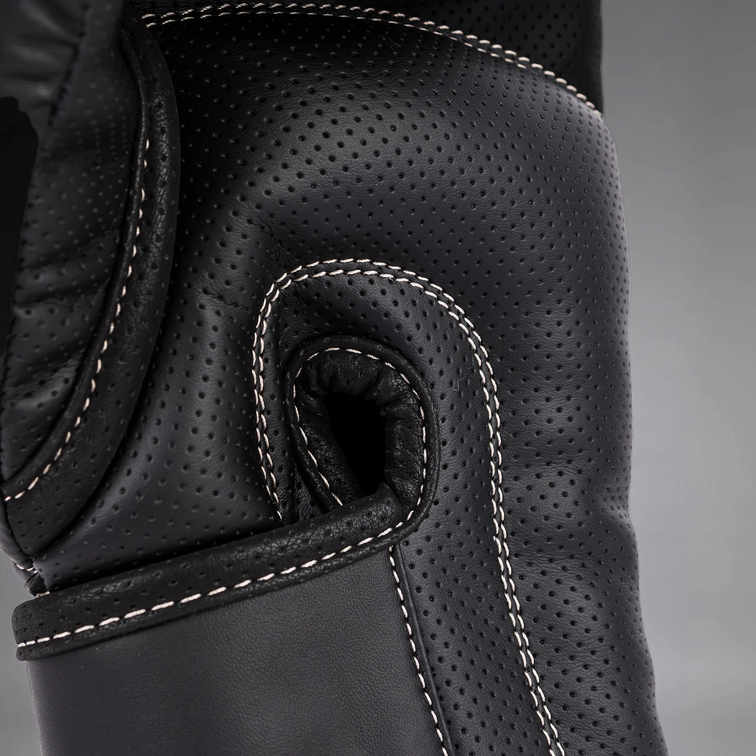 Venum Impact Evo Boxing Gloves - Black - Image 5