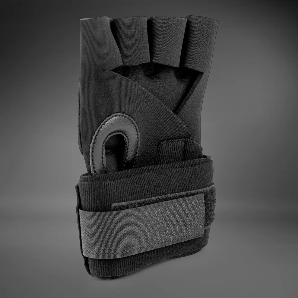 Venum Kontact Gel Glove Wraps - Black/Gold - Image 3