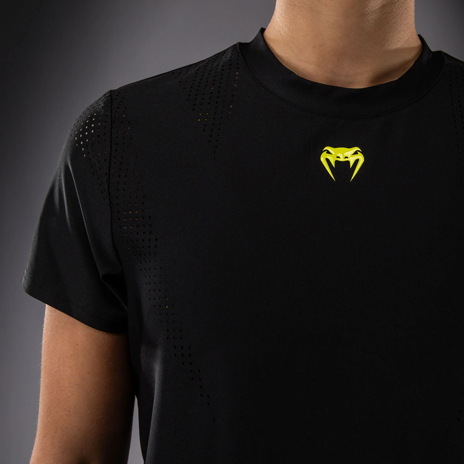 Venum Lazer Women's Dry Tech T-Shirt - Black/Yellow - Image 5