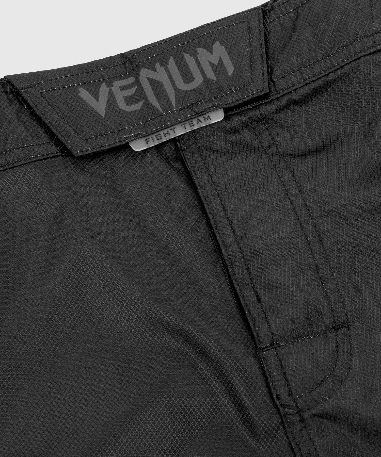 Venum Light 3.0 Fightshorts - Black/Dark camo - Image 5